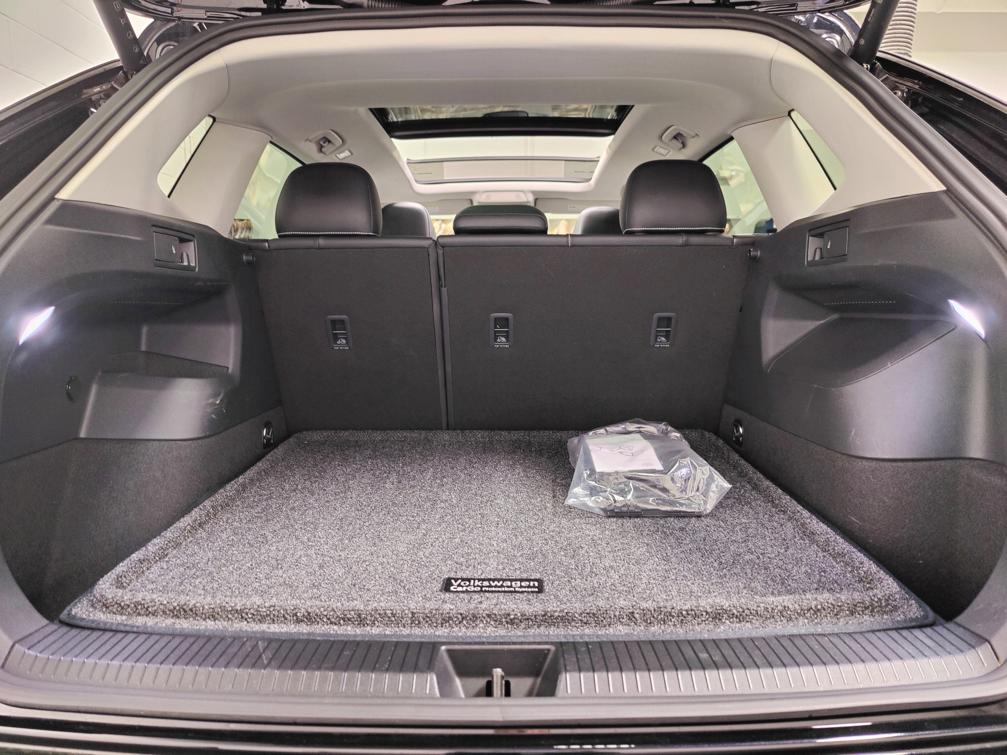 2025 Volkswagen Tiguan SE AWD w/Sunroof