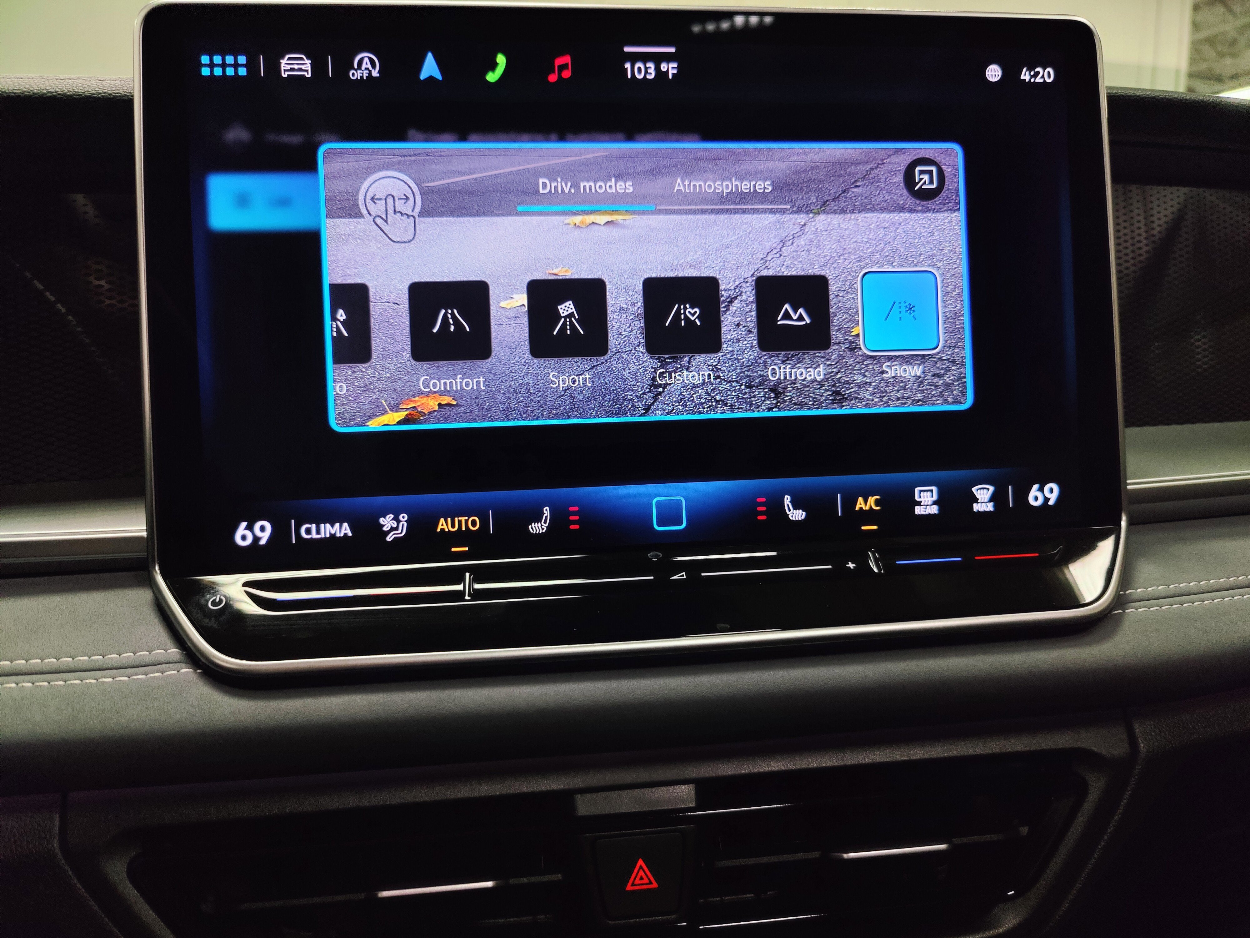 2025 Volkswagen Tiguan SE AWD w/Sunroof