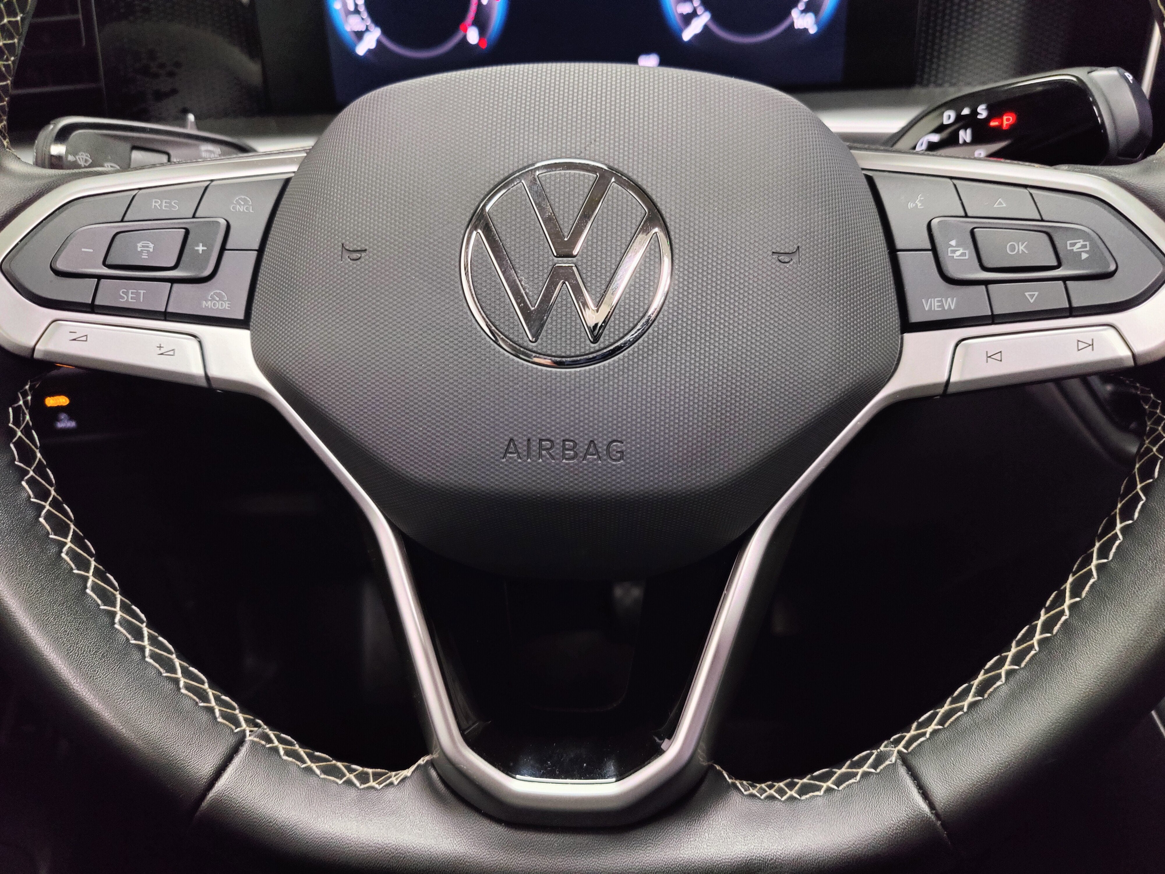 2025 Volkswagen Tiguan SE AWD w/Sunroof