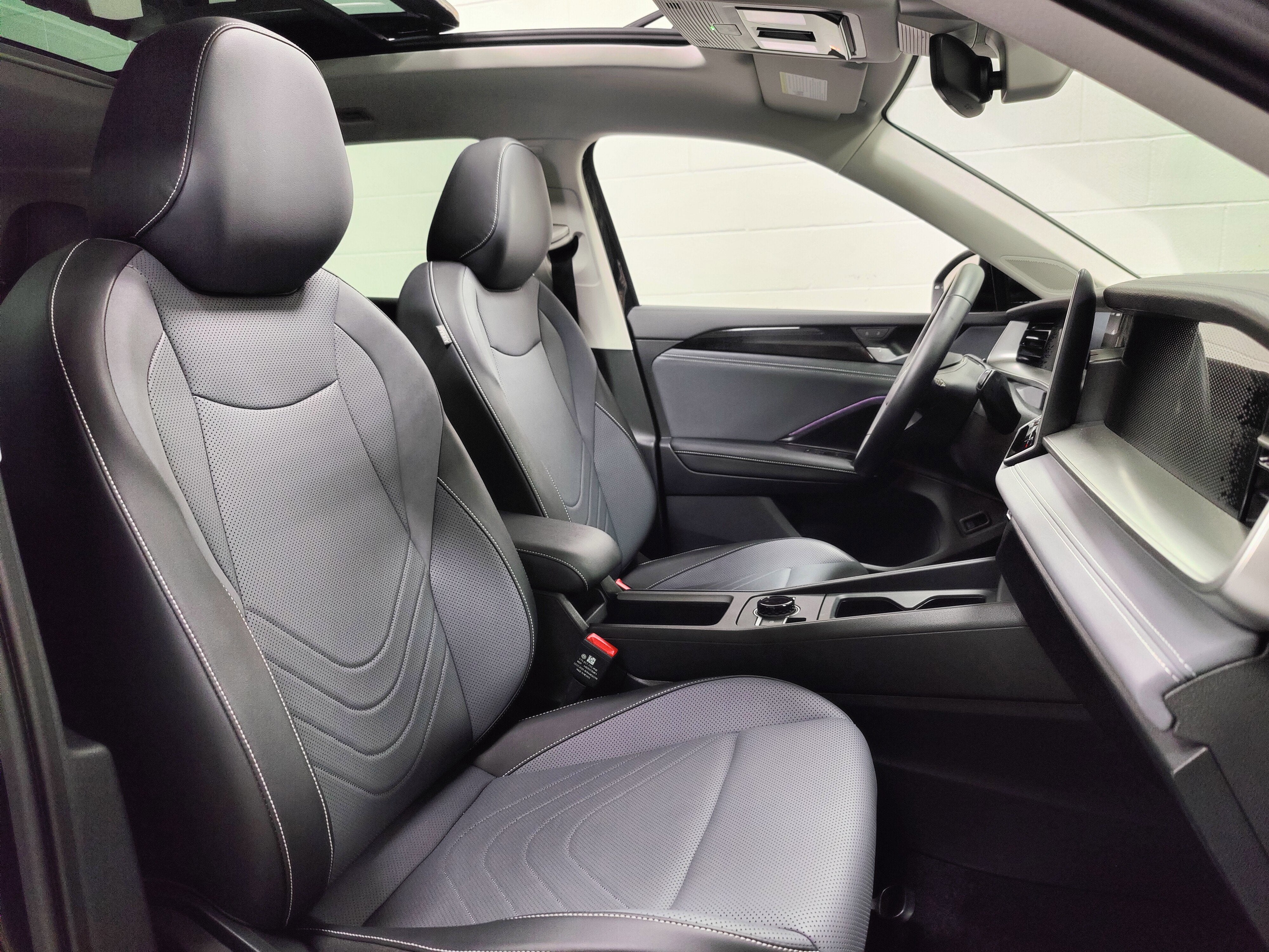 2025 Volkswagen Tiguan SE AWD w/Sunroof
