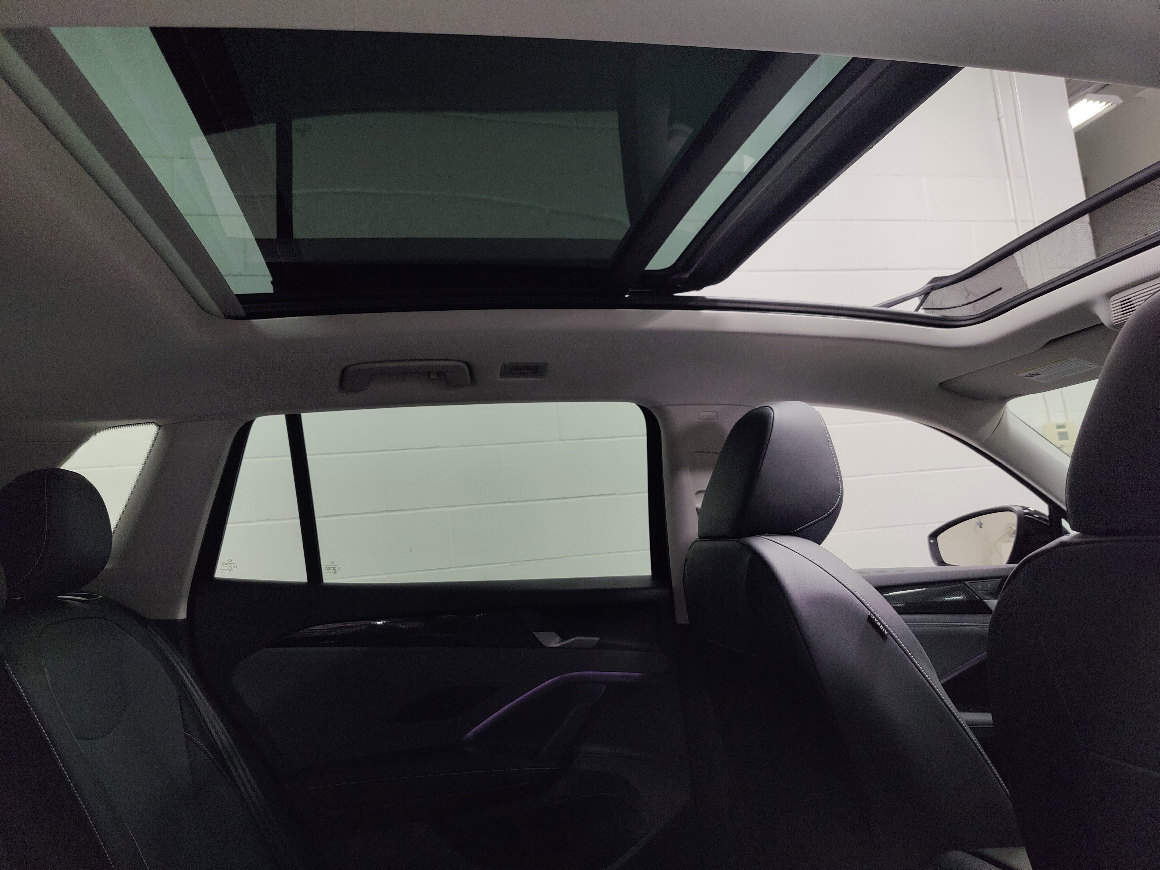 2025 Volkswagen Tiguan SE AWD w/Sunroof