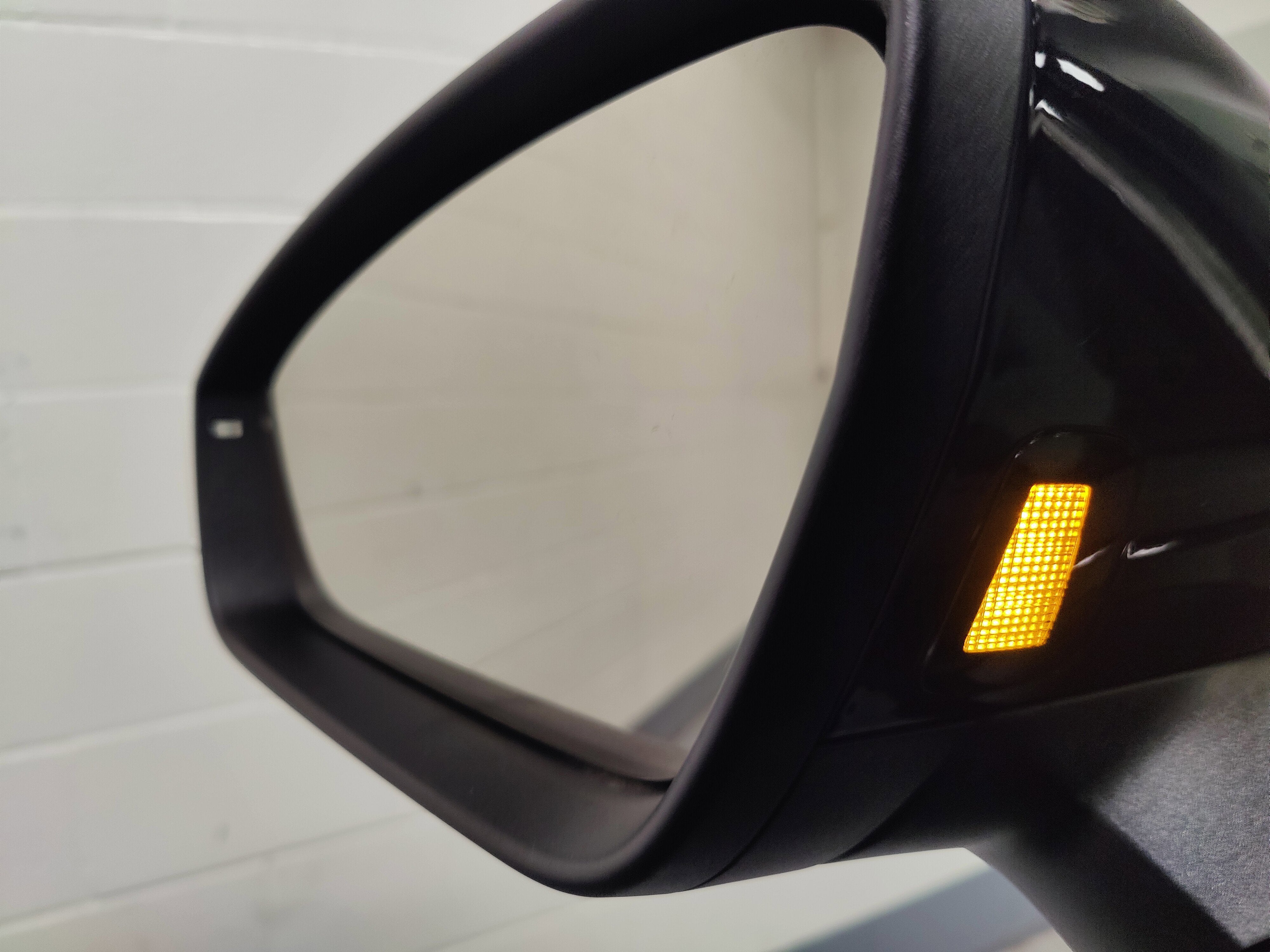 2025 Volkswagen Tiguan SE AWD w/Sunroof