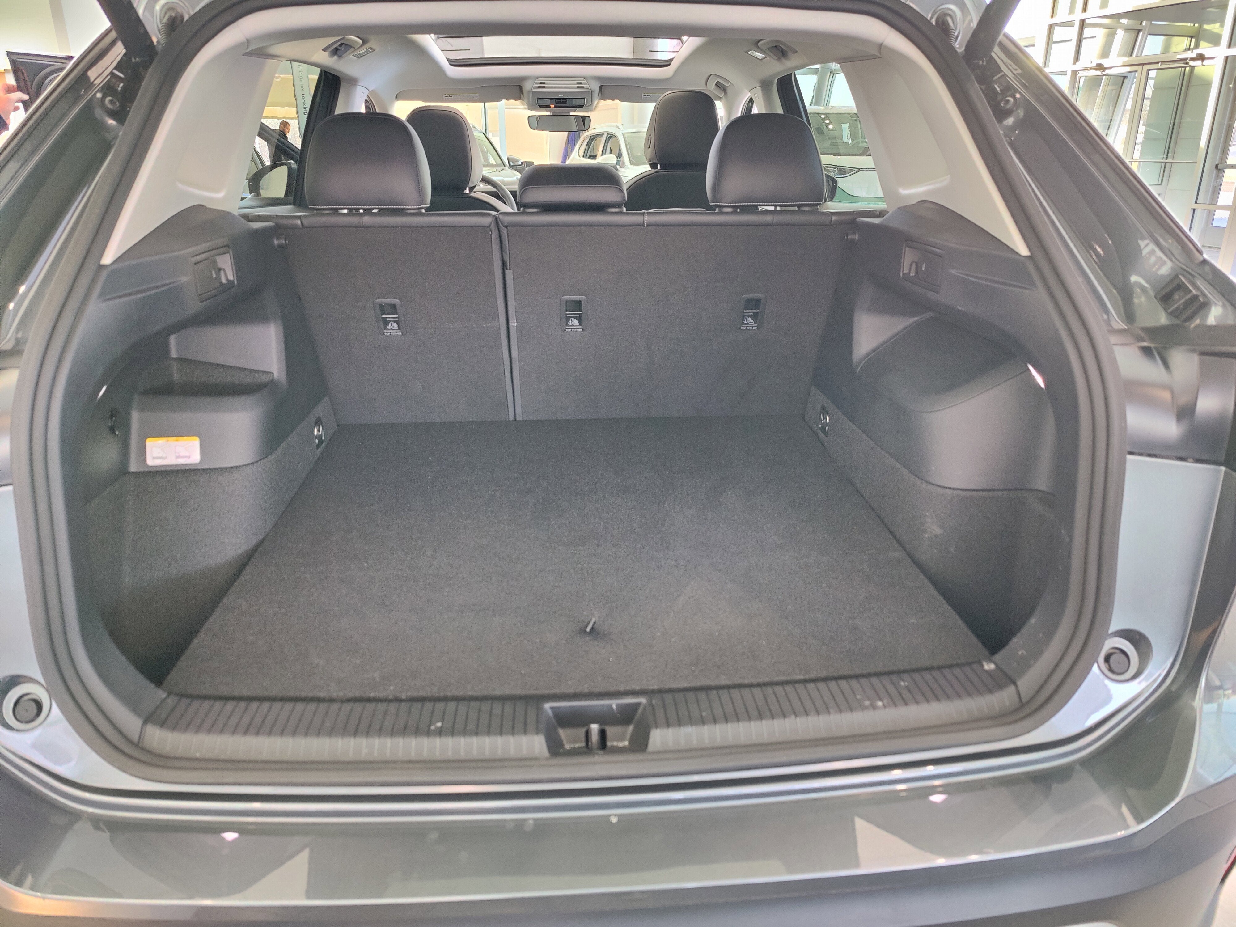 2025 Volkswagen Tiguan SE AWD w/Sunroof