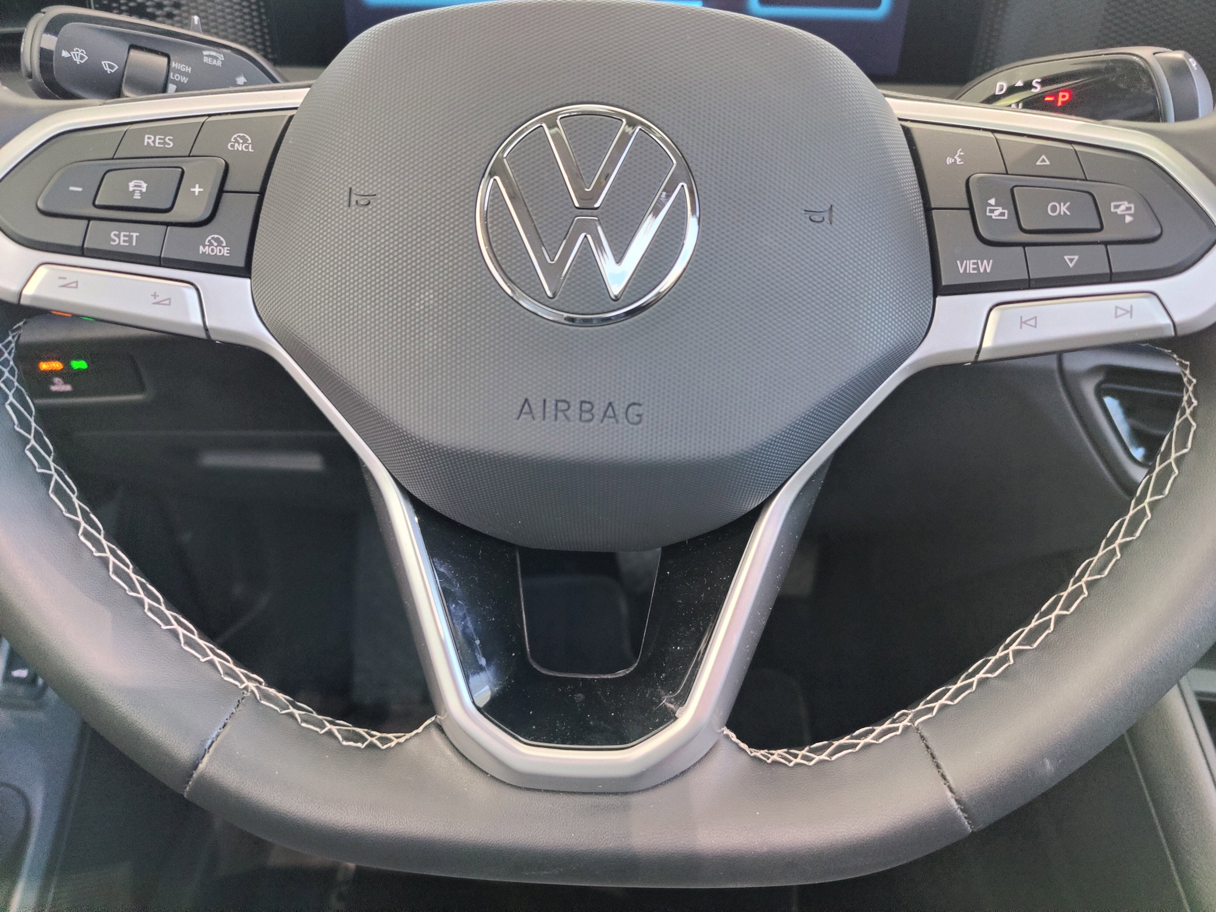 2025 Volkswagen Tiguan SE AWD w/Sunroof