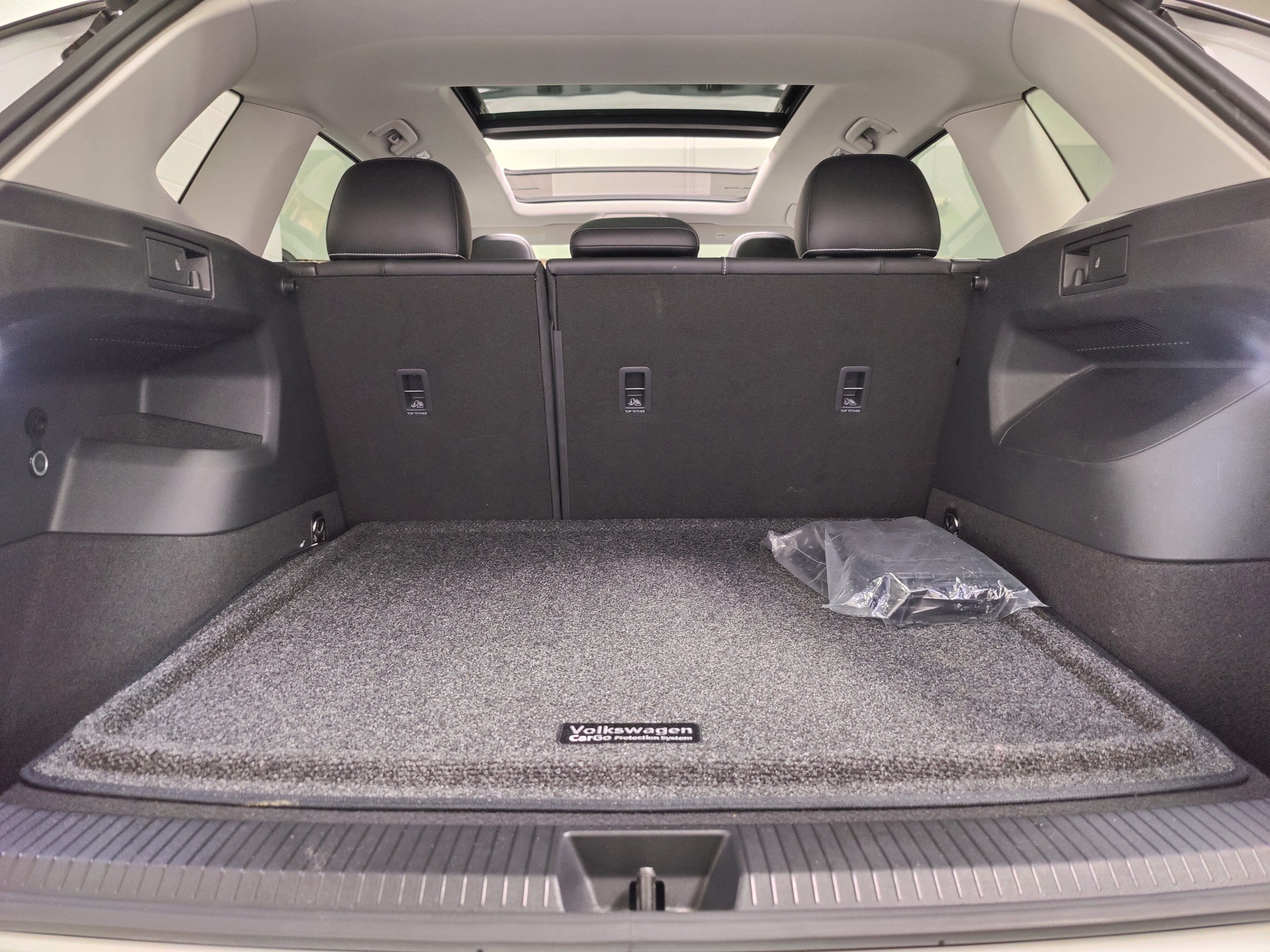 2025 Volkswagen Tiguan SE AWD w/Sunroof