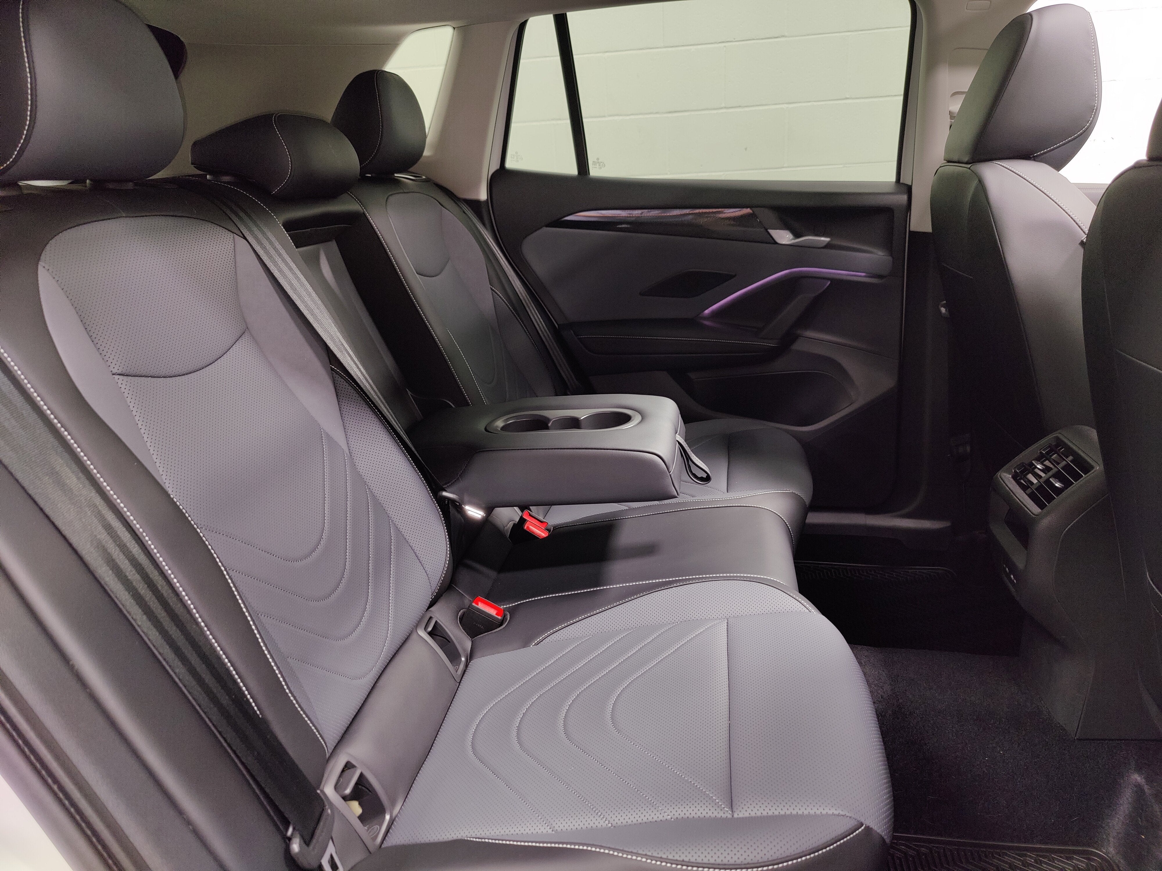 2025 Volkswagen Tiguan SE AWD w/Sunroof