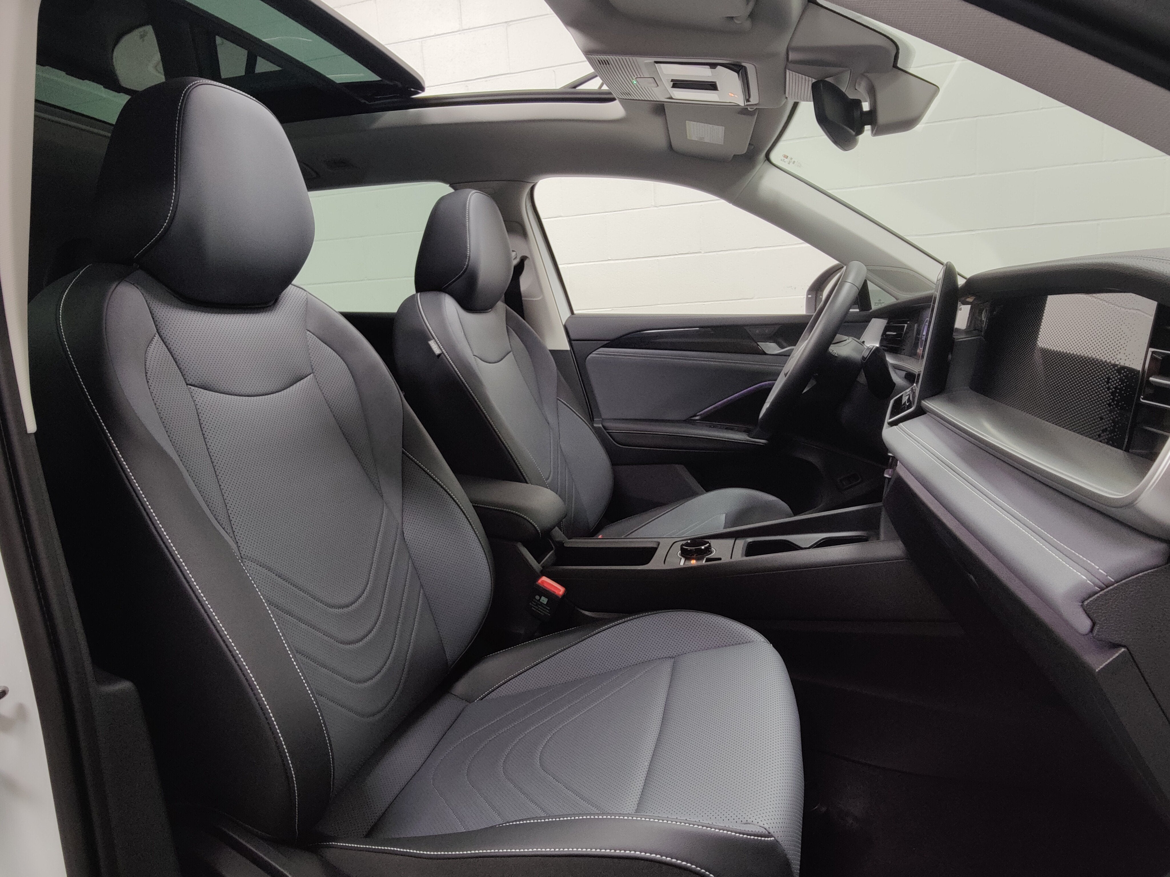 2025 Volkswagen Tiguan SE AWD w/Sunroof