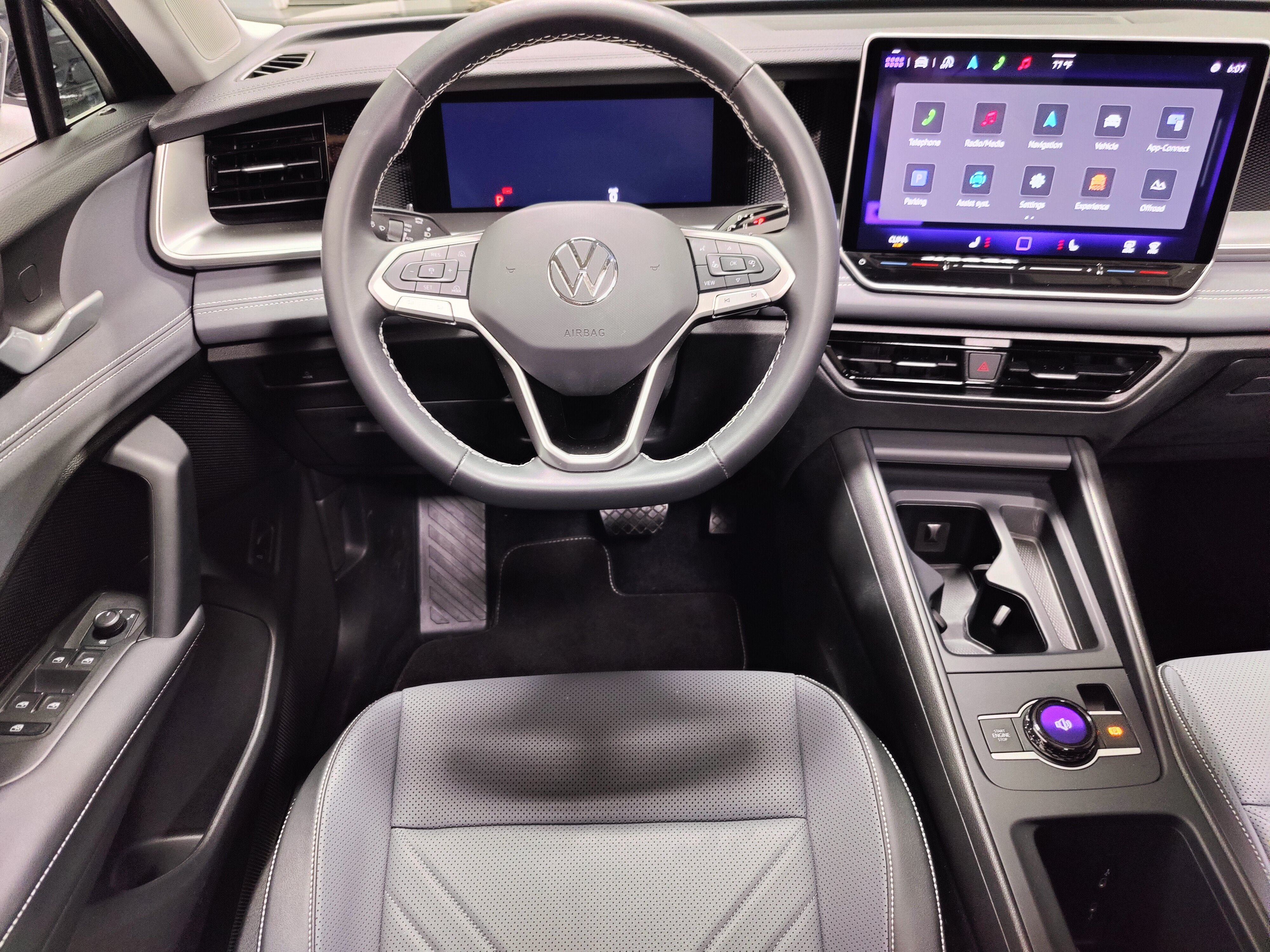 2025 Volkswagen Tiguan SE AWD w/Sunroof