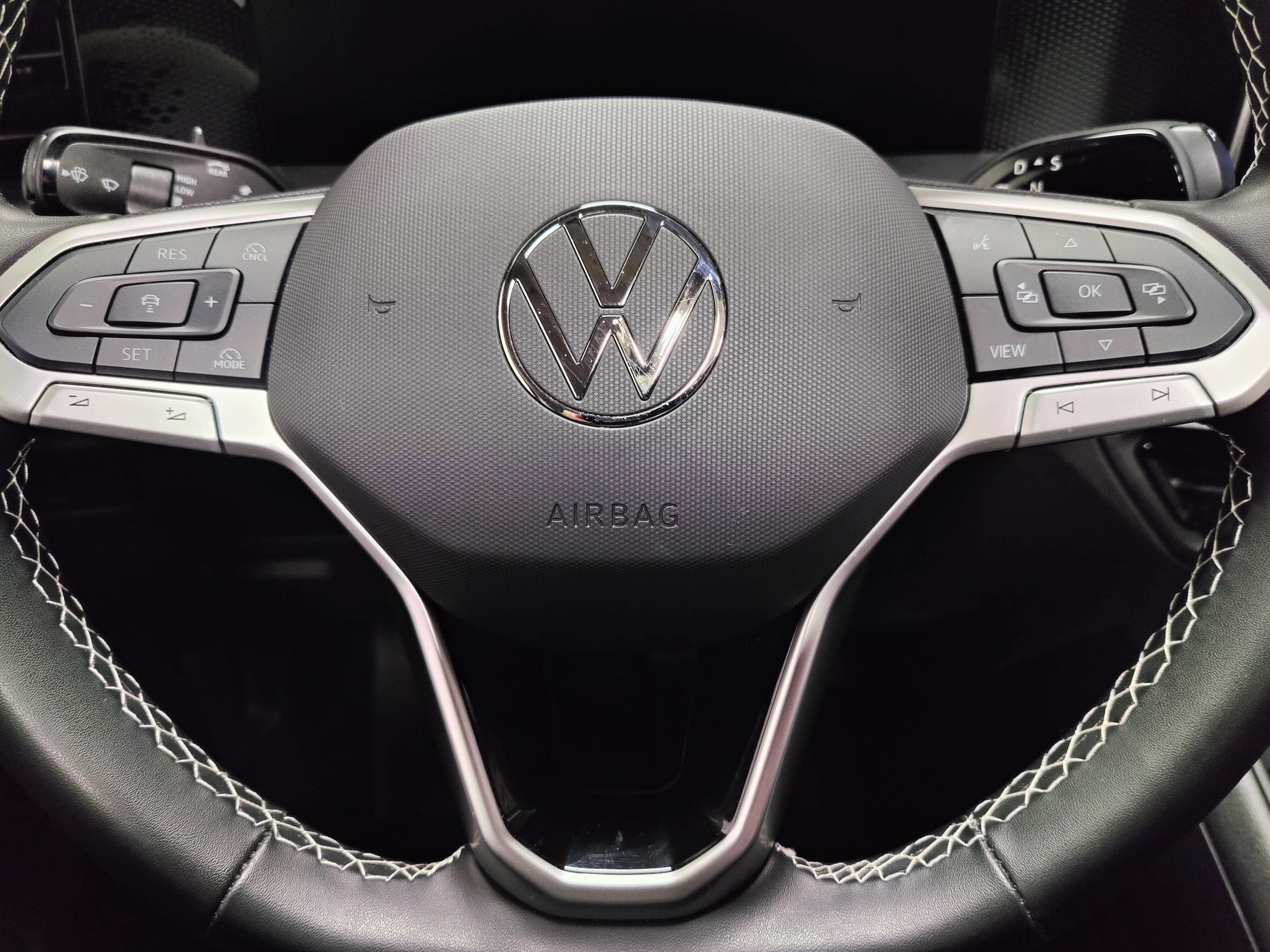 2025 Volkswagen Tiguan SE AWD w/Sunroof