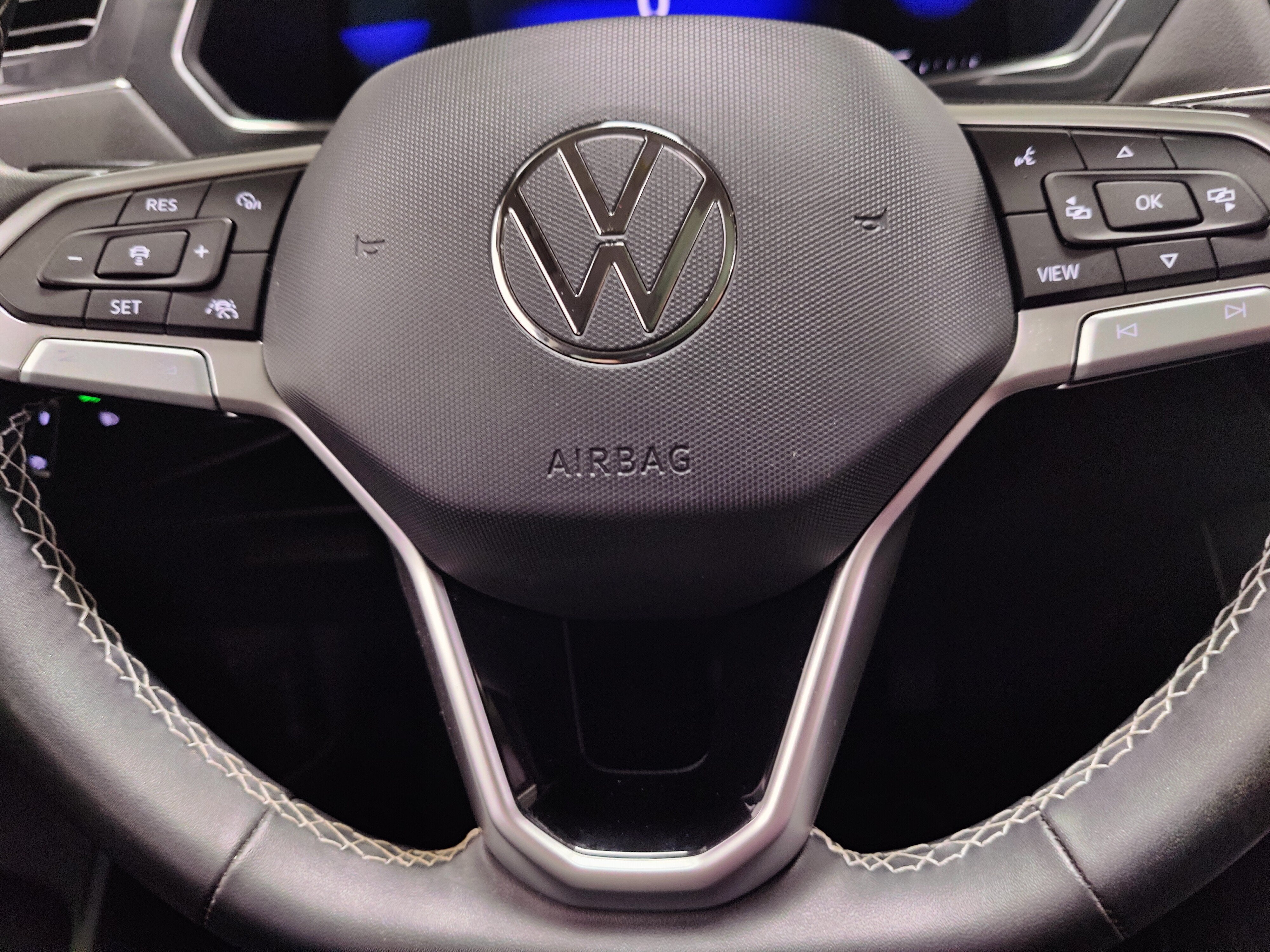2023 Volkswagen Tiguan SE w/Sunroof
