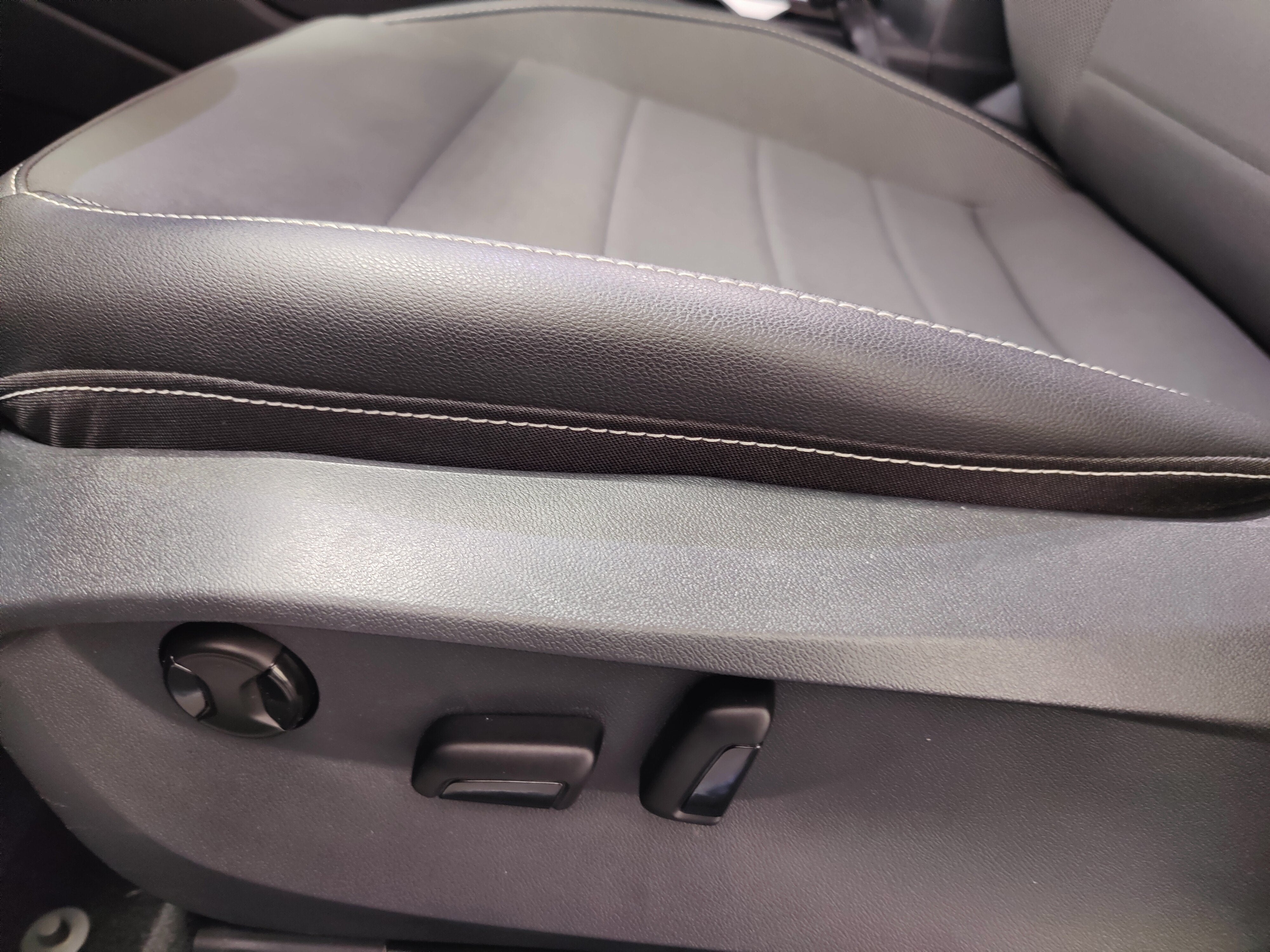 2023 Volkswagen Taos SE AWD w/Sunroof