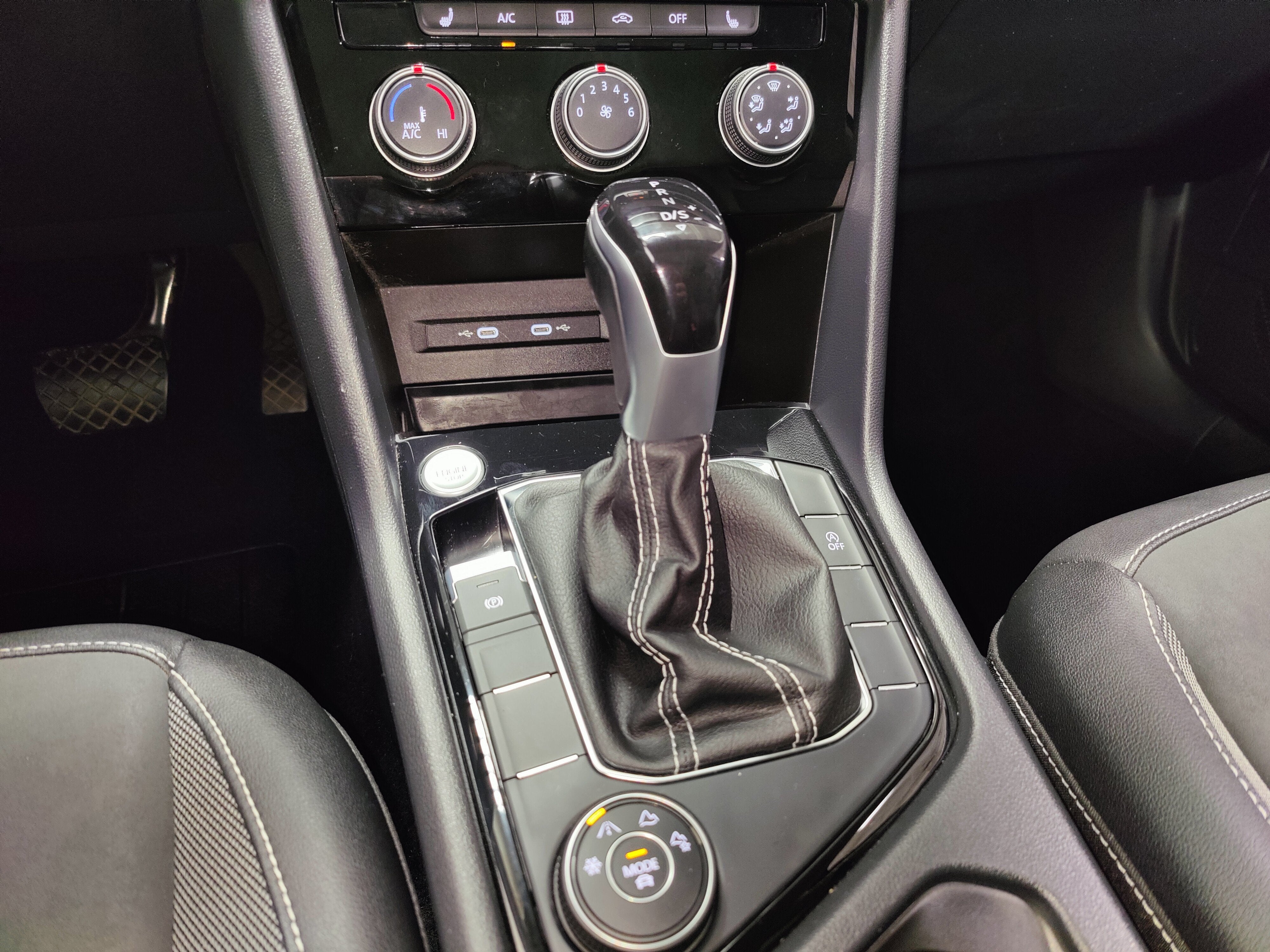 2023 Volkswagen Taos SE AWD w/Sunroof