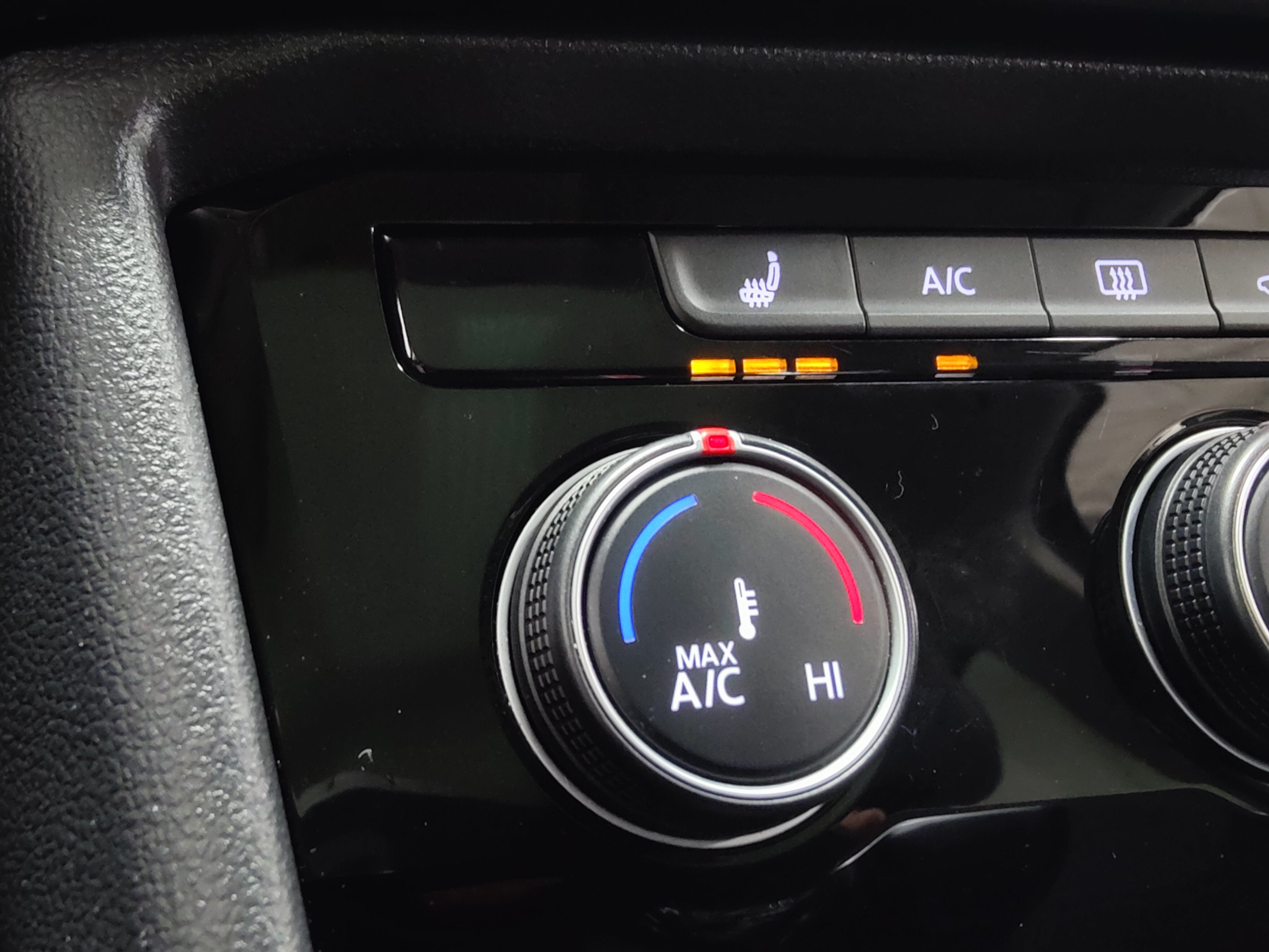 2023 Volkswagen Taos SE AWD w/Sunroof