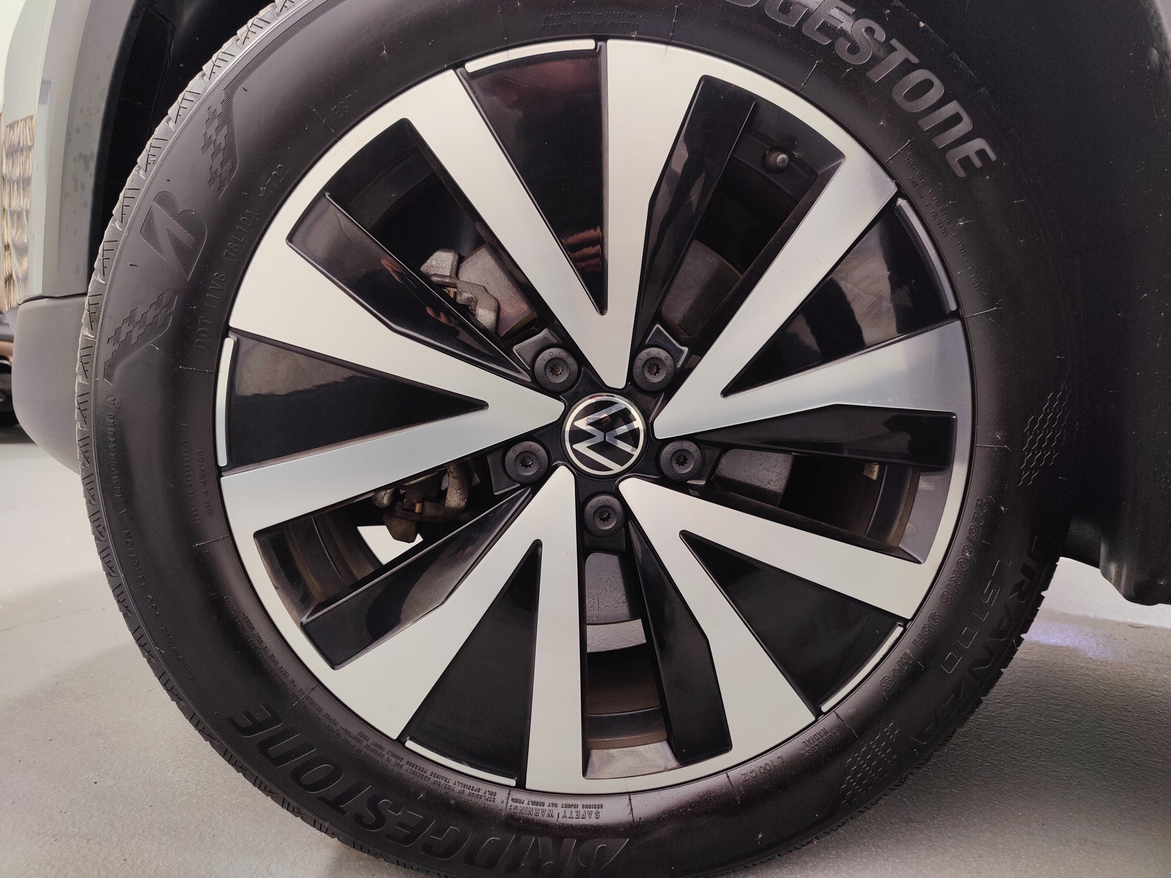 2023 Volkswagen Taos SE AWD w/Sunroof