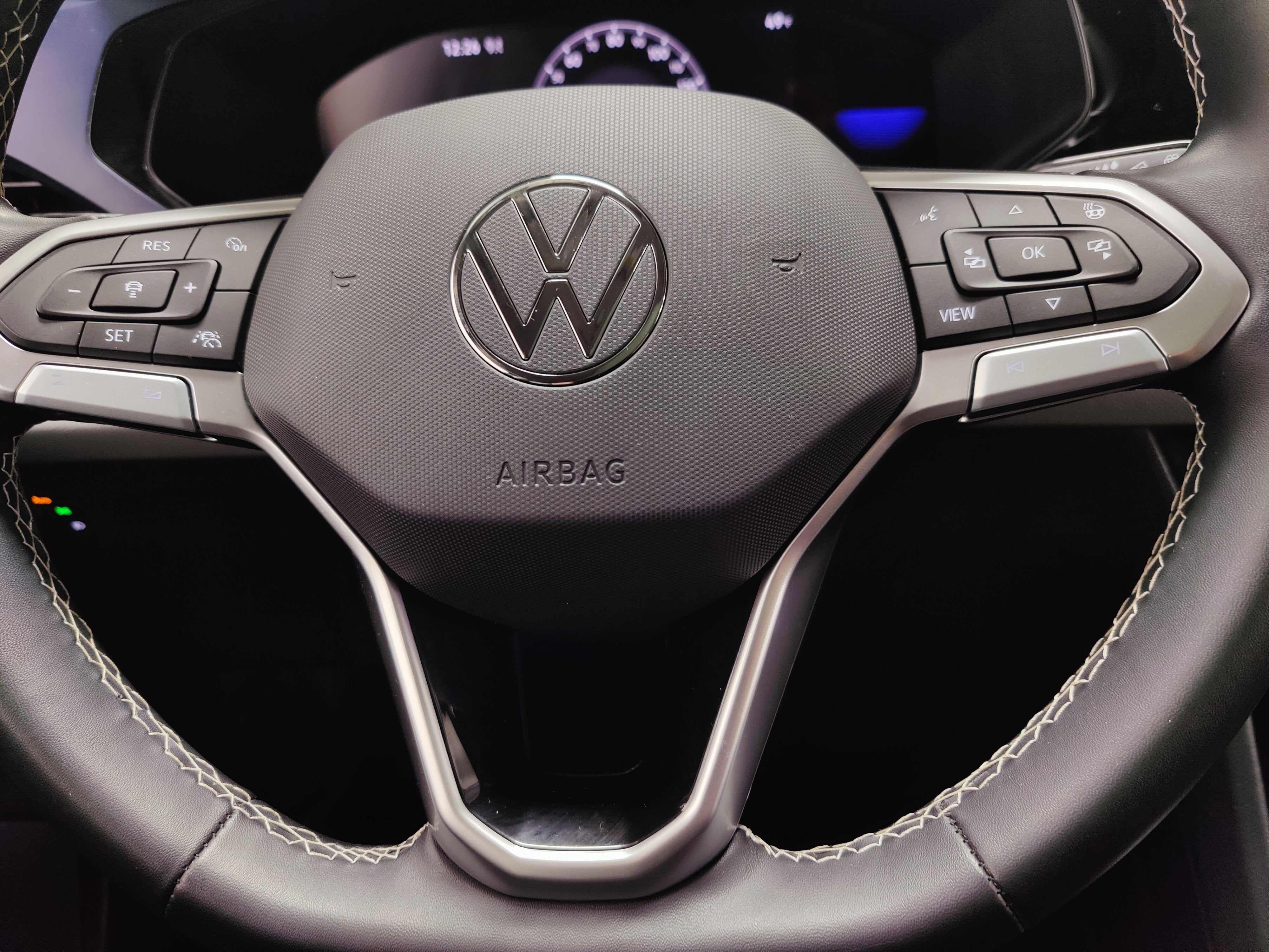 2023 Volkswagen Taos SE AWD w/Sunroof