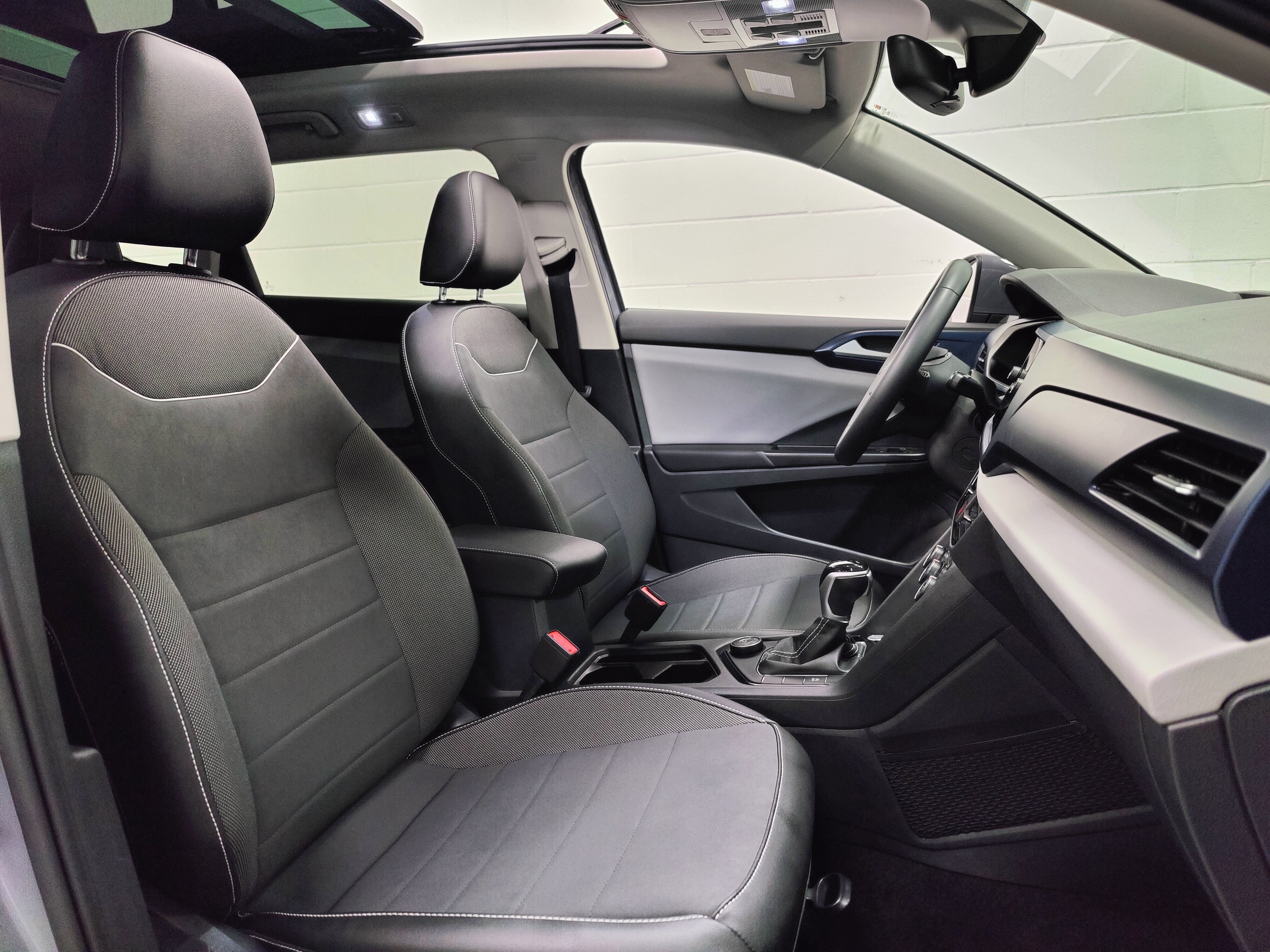 2023 Volkswagen Taos SE AWD w/Sunroof