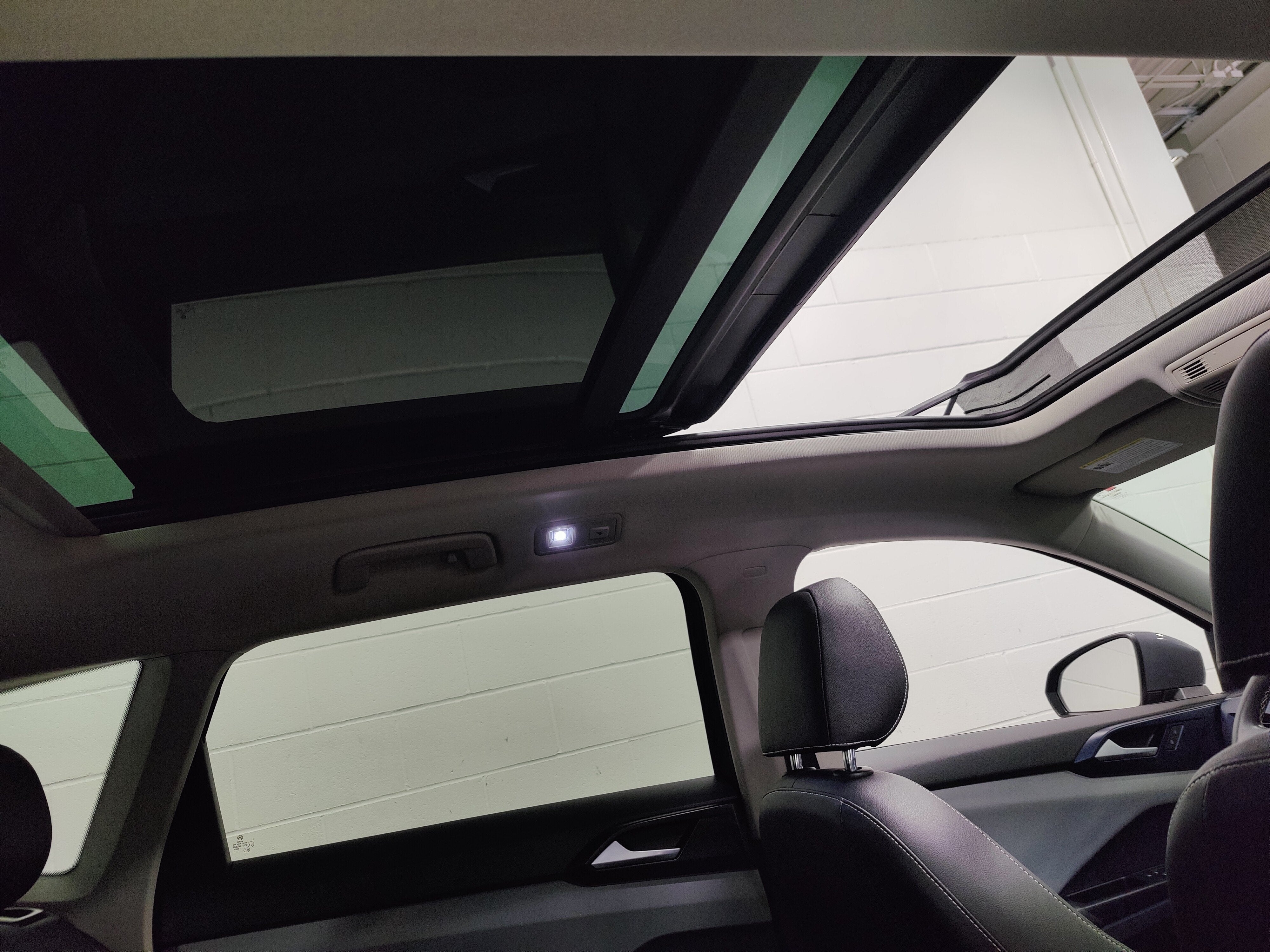 2023 Volkswagen Taos SE AWD w/Sunroof
