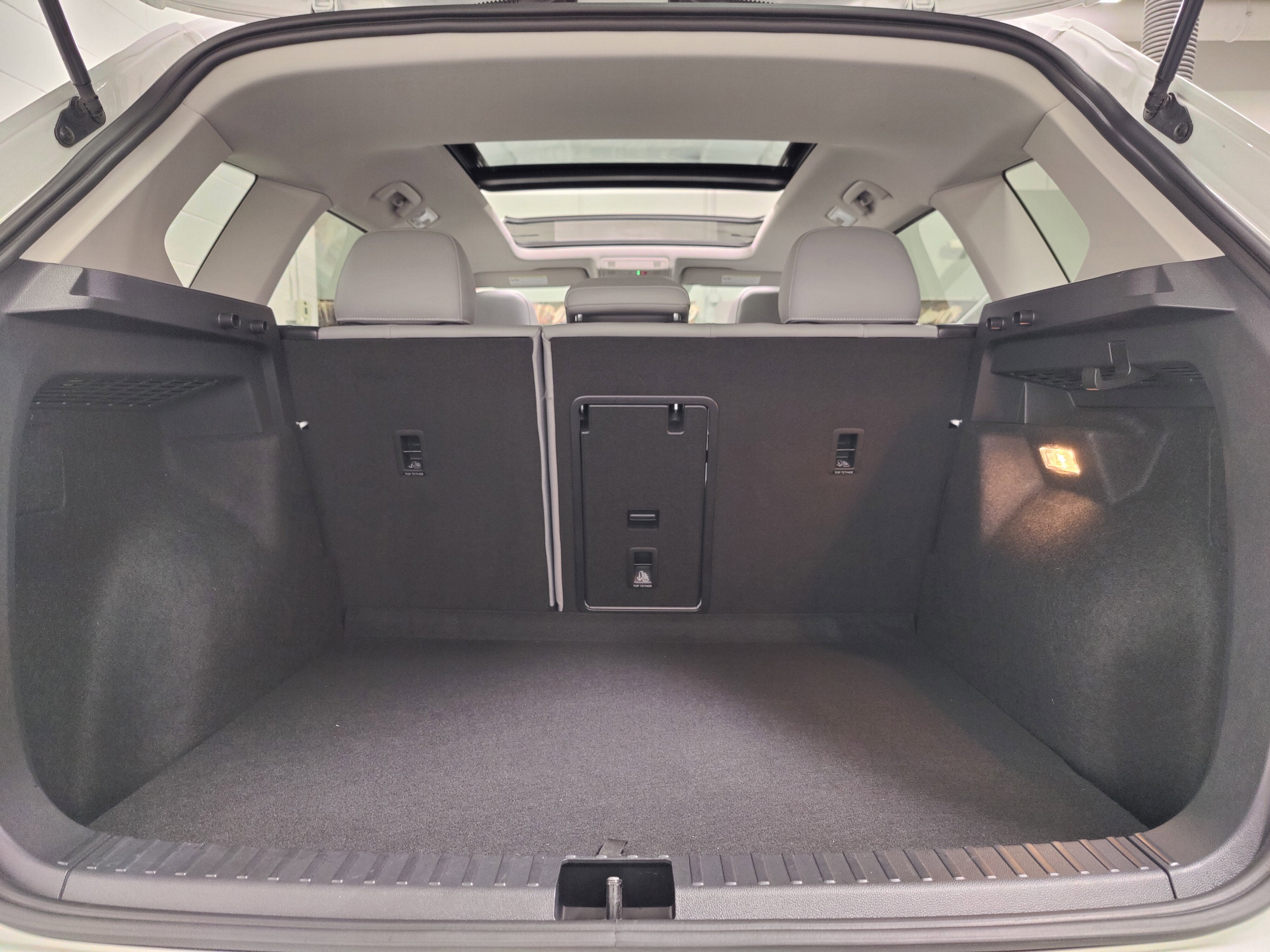 2023 Volkswagen Taos SE AWD w/Sunroof