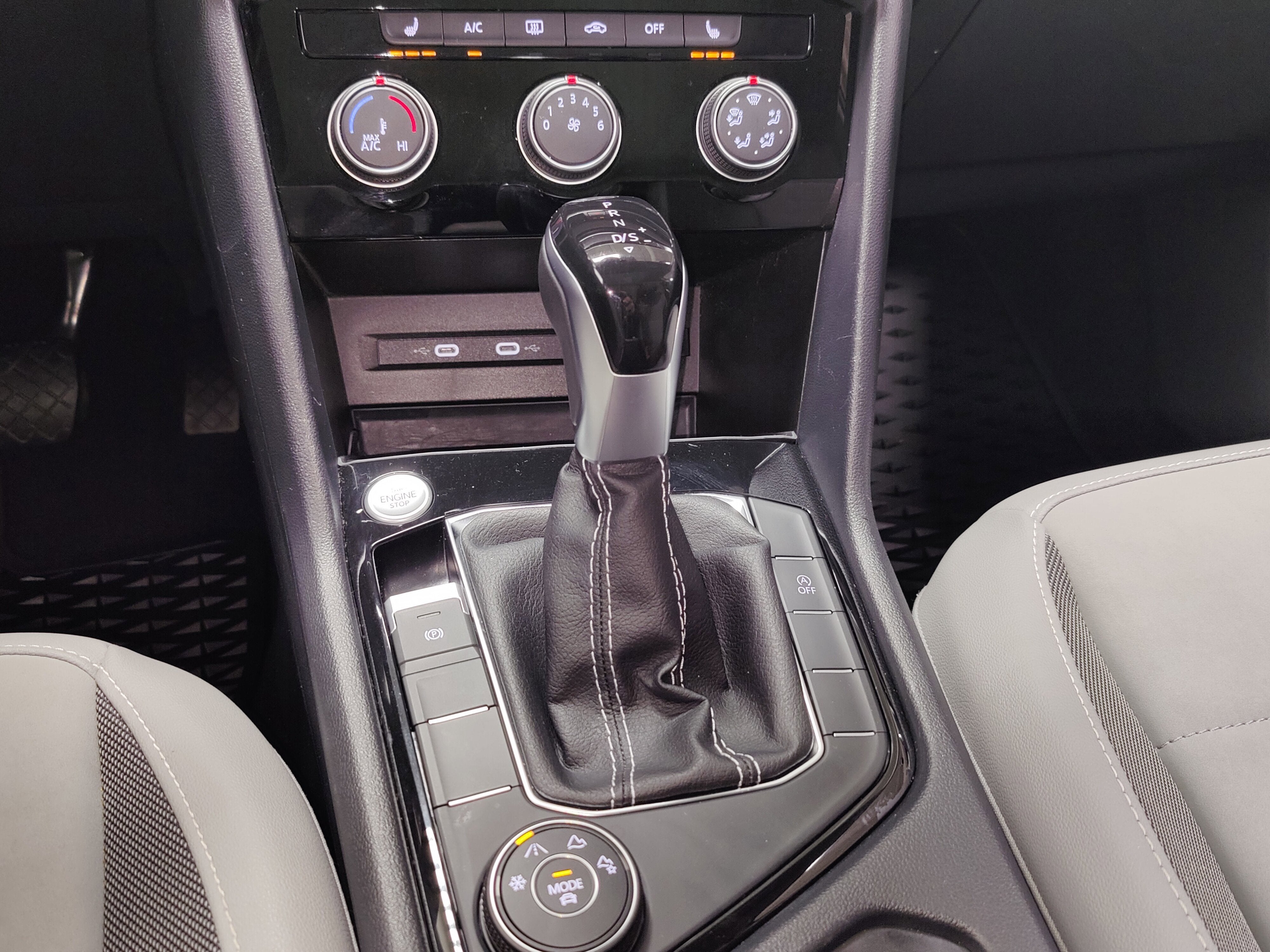 2023 Volkswagen Taos SE AWD w/Sunroof