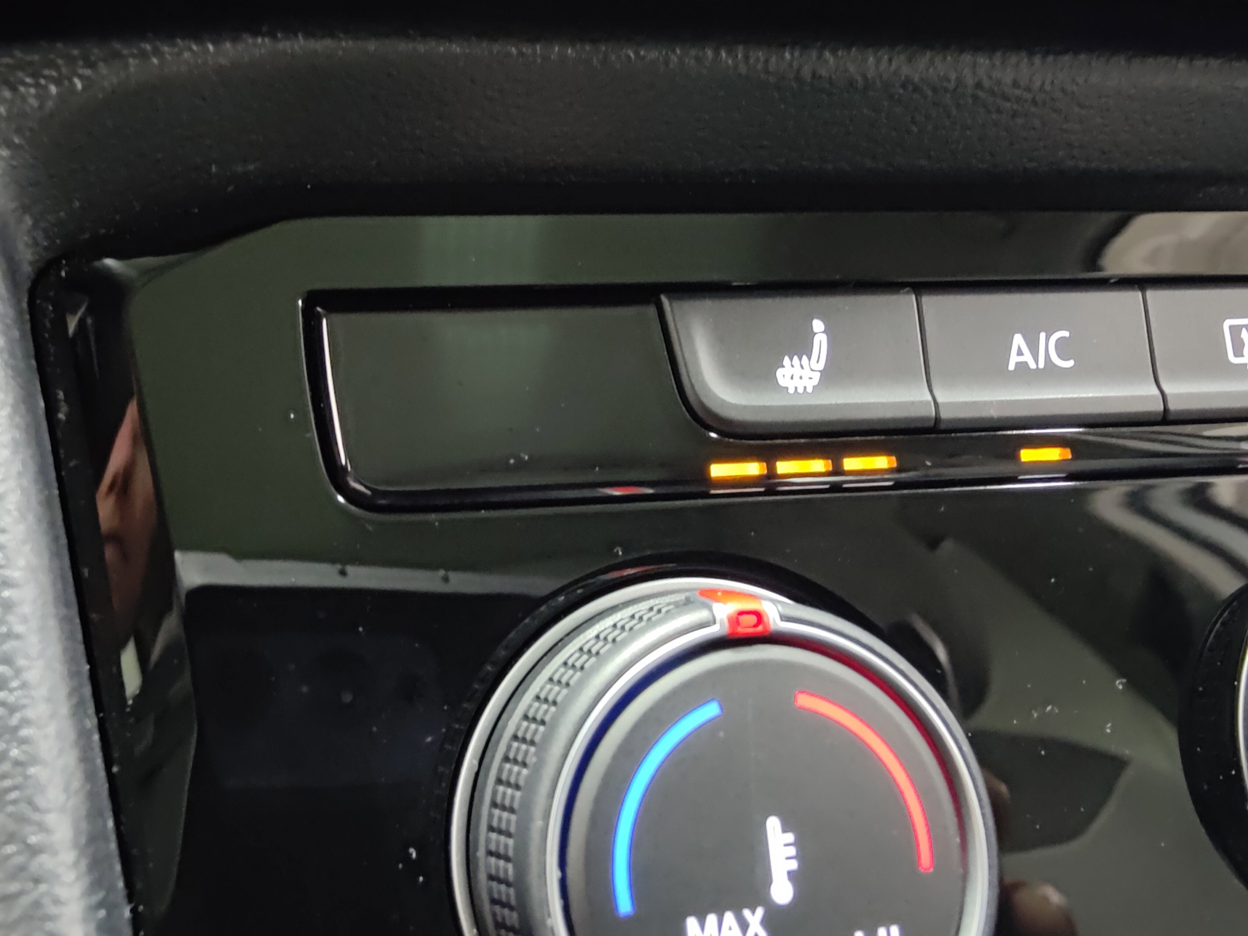 2023 Volkswagen Taos SE AWD w/Sunroof