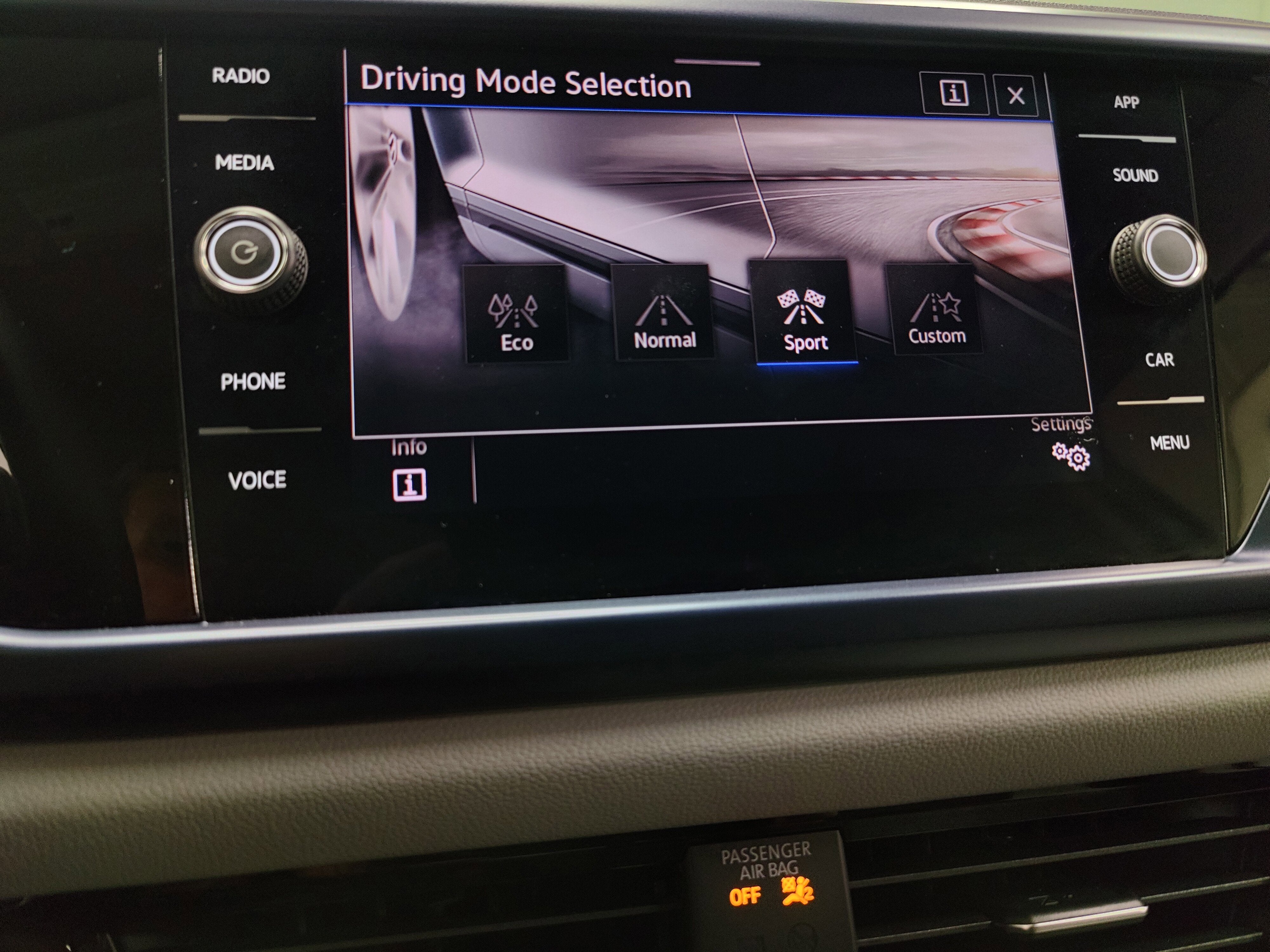 2023 Volkswagen Taos SE AWD w/Sunroof