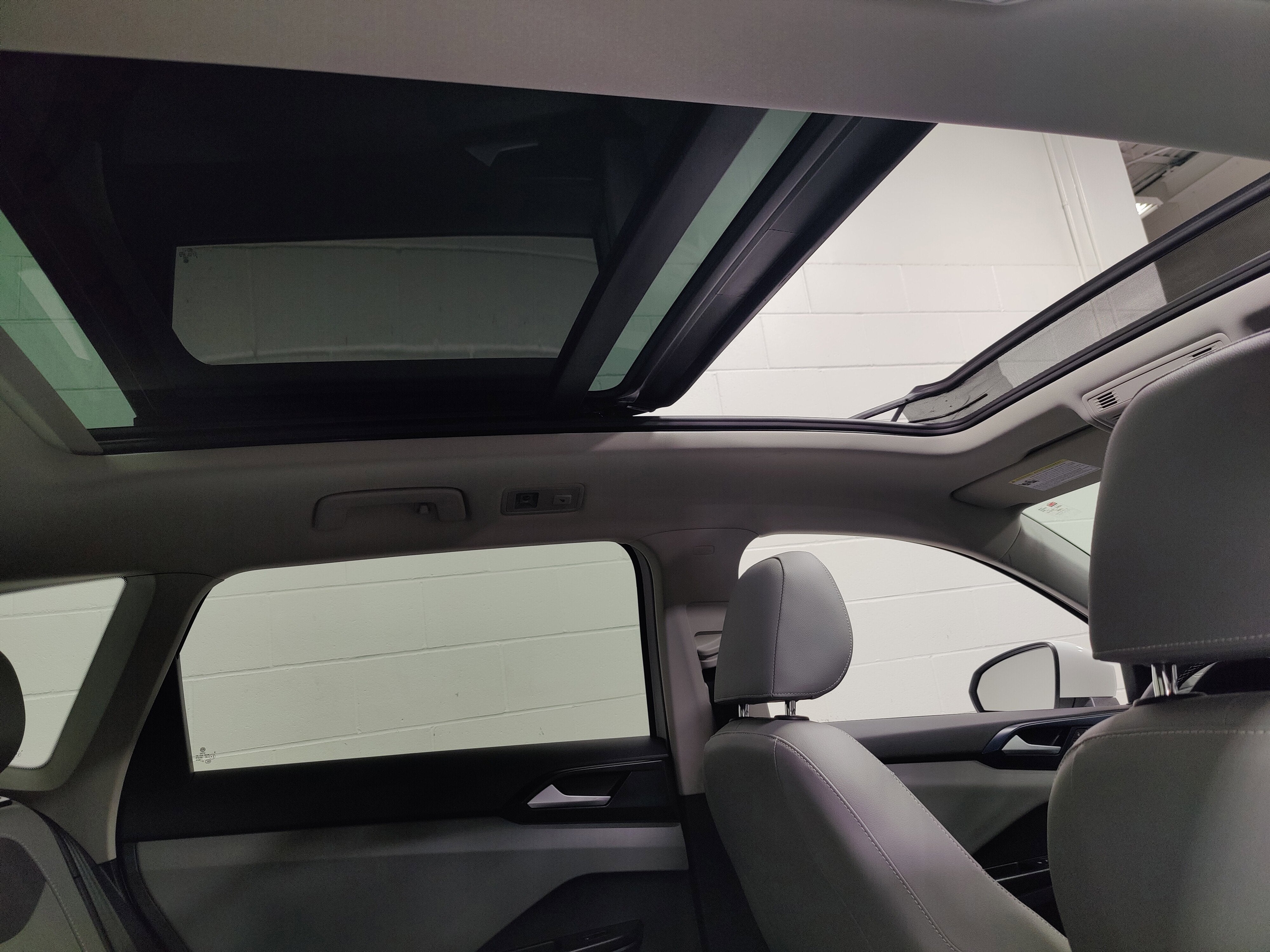 2023 Volkswagen Taos SE AWD w/Sunroof