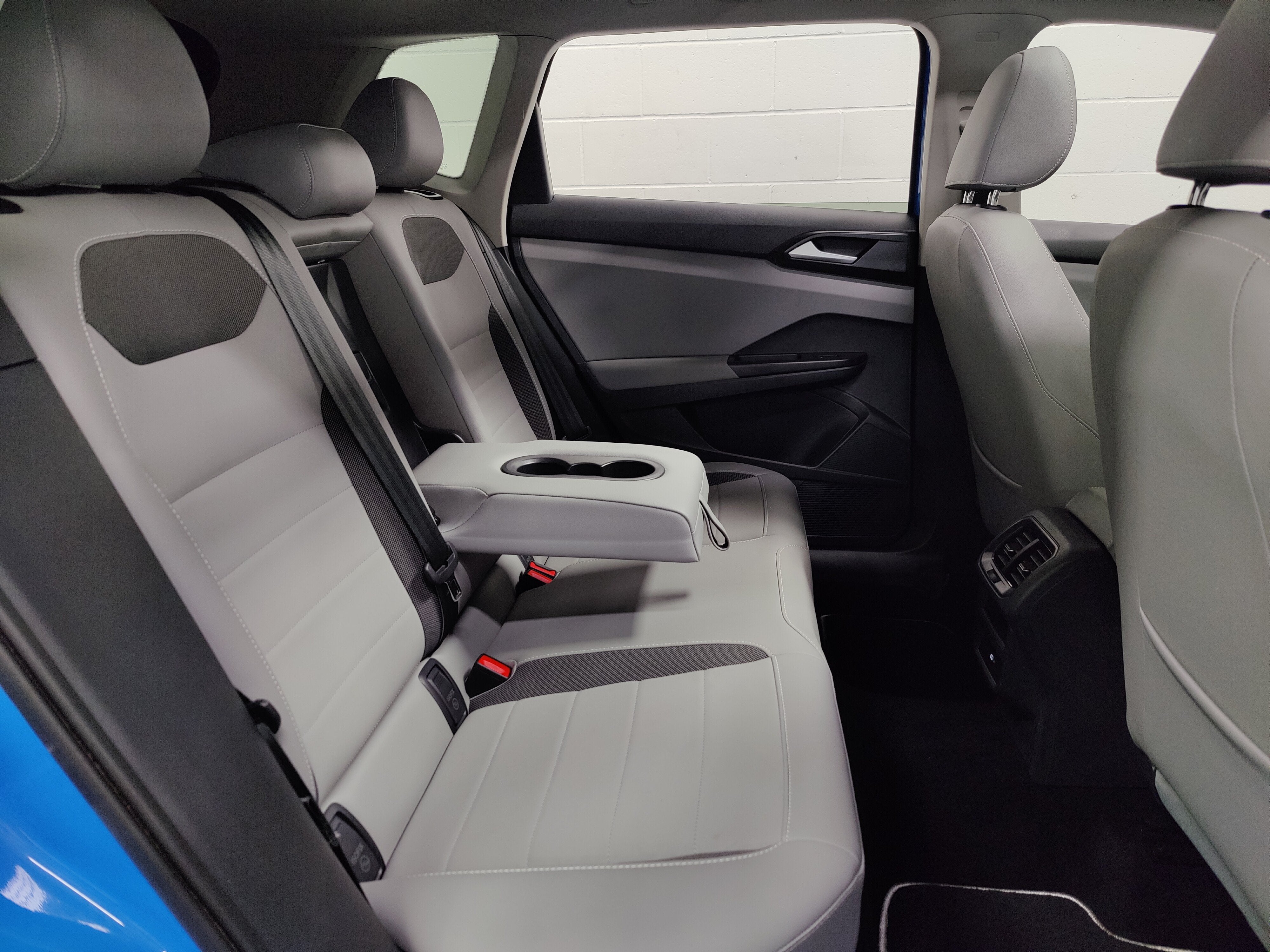 2023 Volkswagen Taos SE AWD w/Sunroof