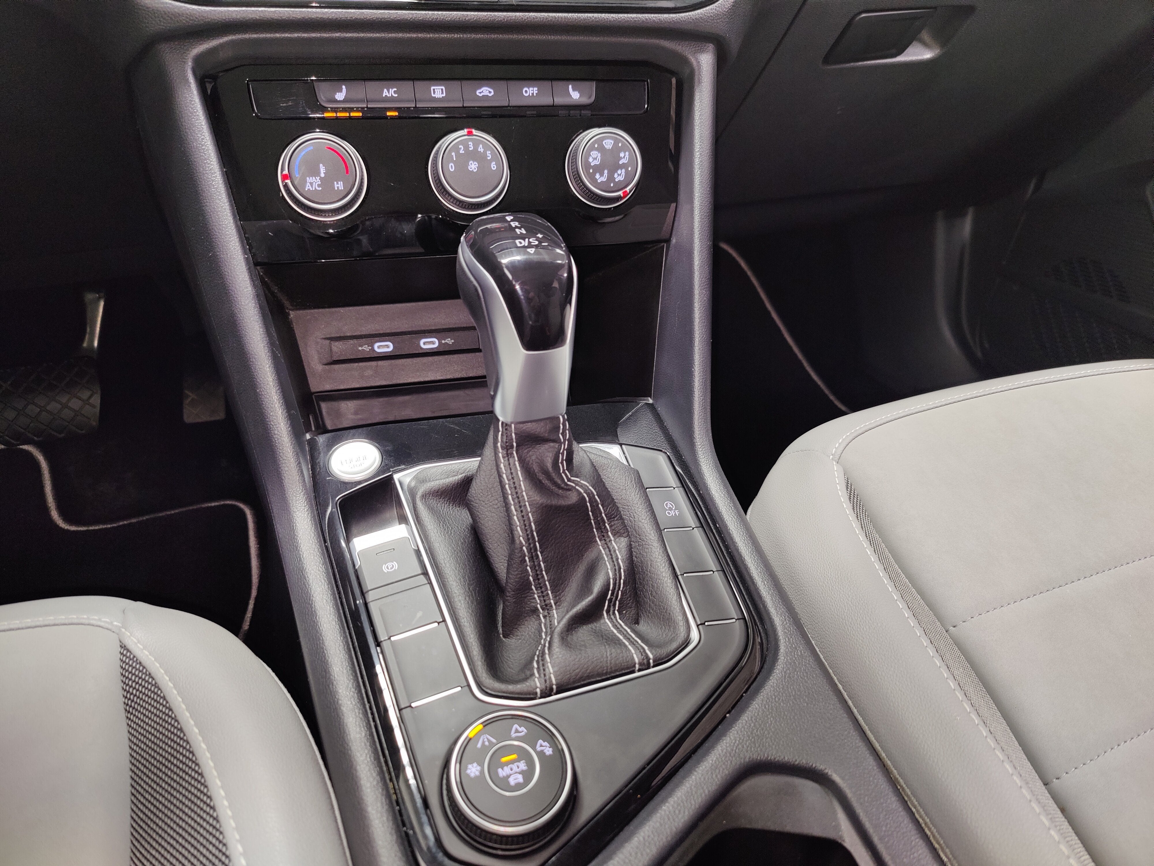 2023 Volkswagen Taos SE AWD w/Sunroof