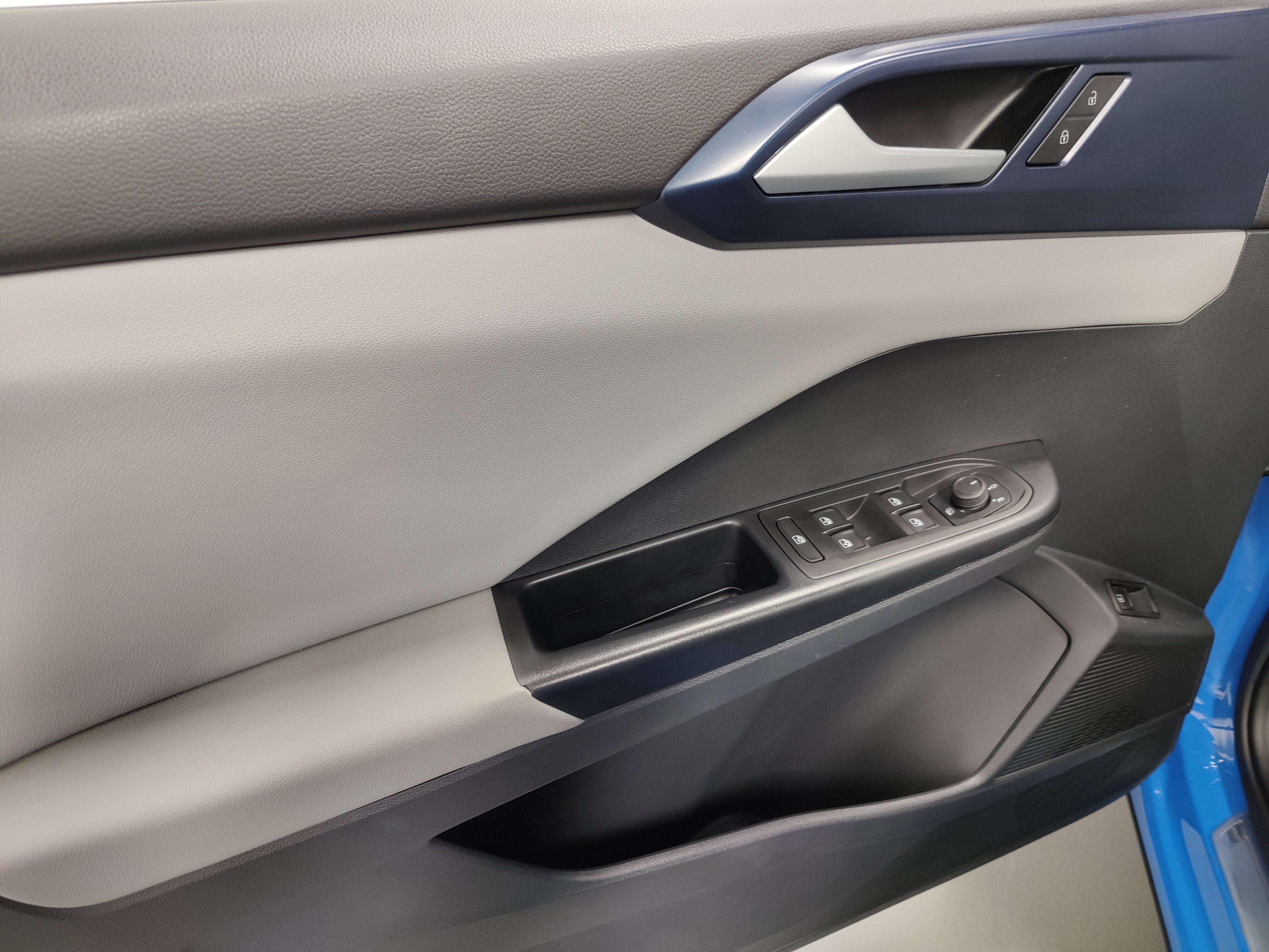 2023 Volkswagen Taos SE AWD w/Sunroof