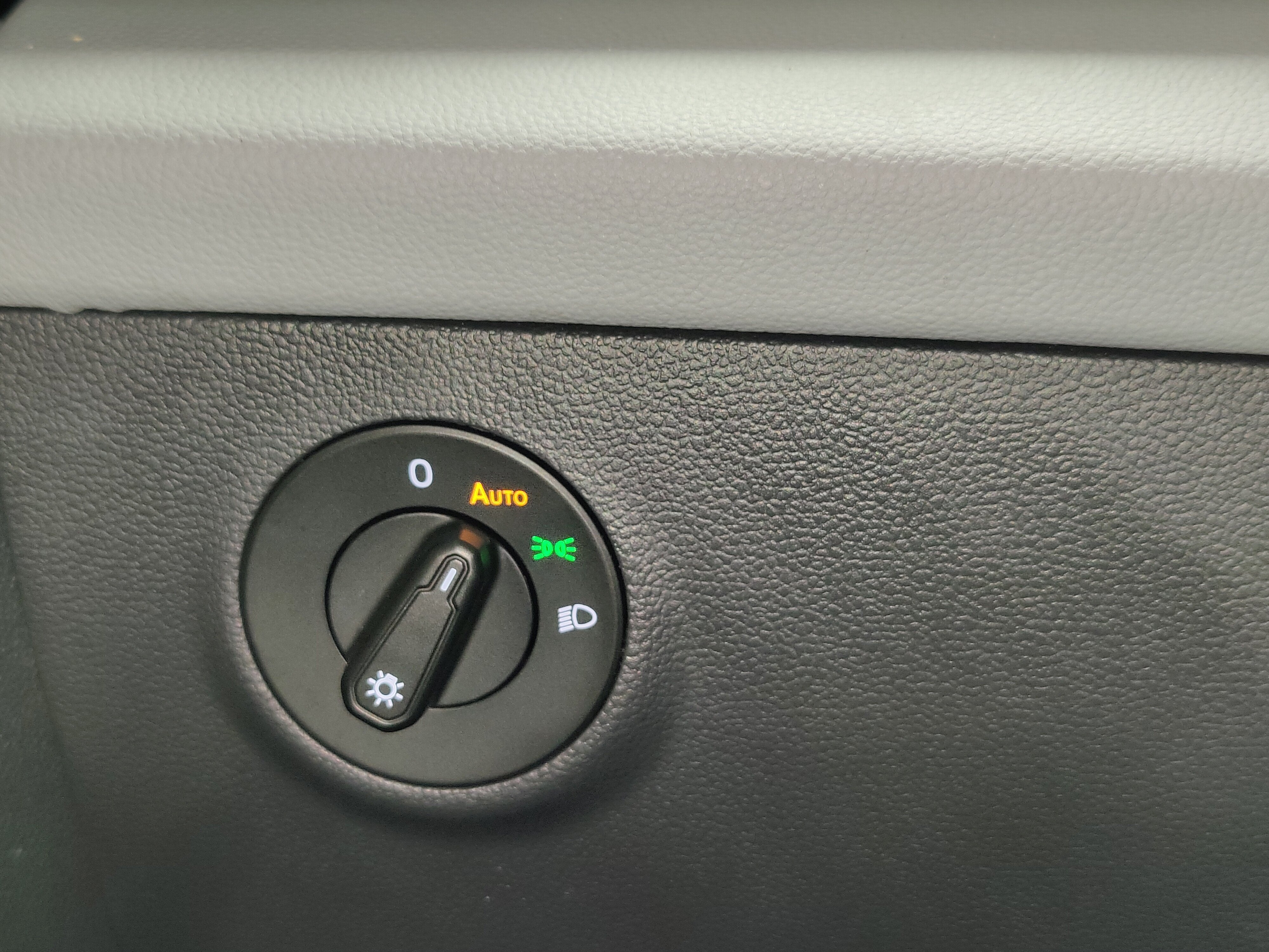 2023 Volkswagen Taos SE AWD w/Sunroof