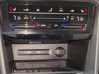 2025 Volkswagen Taos SE