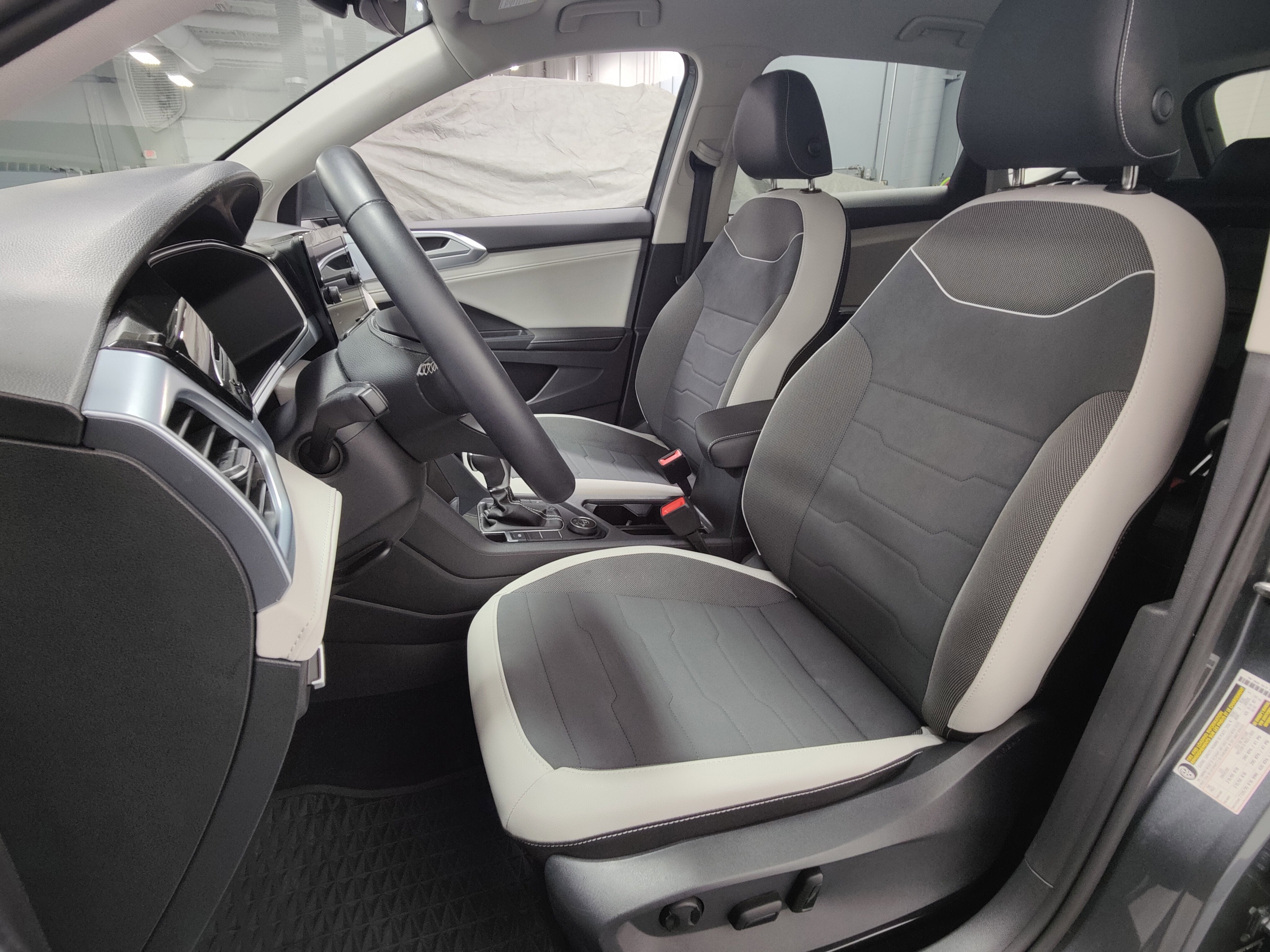 2025 Volkswagen Taos SE 4-Motion AWD