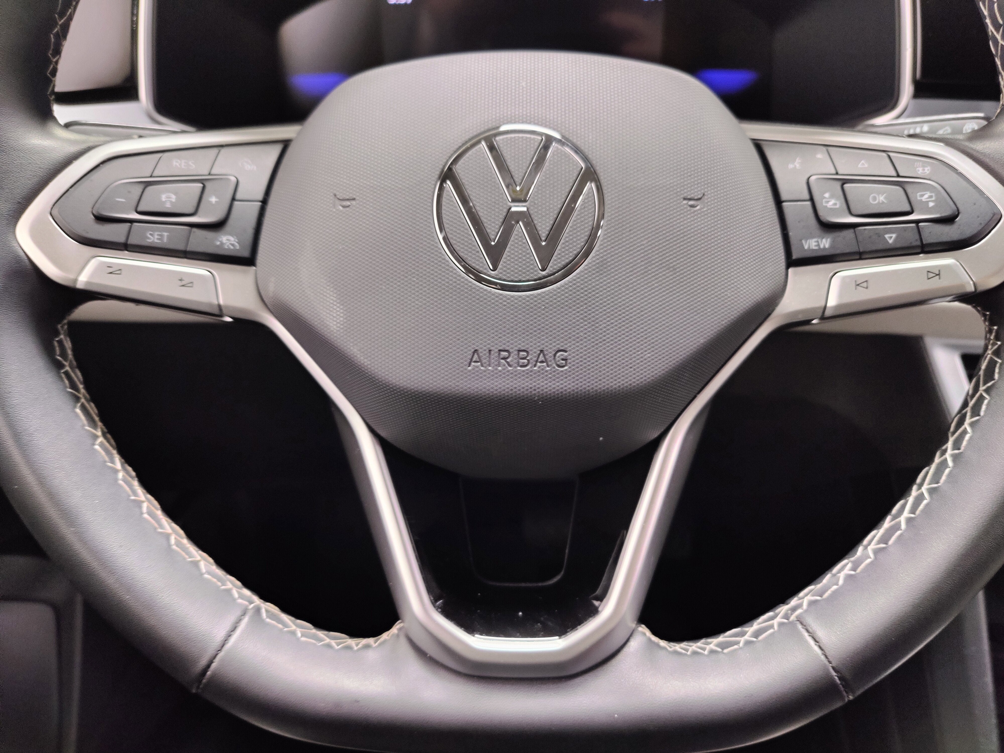 2025 Volkswagen Taos SE 4-Motion AWD