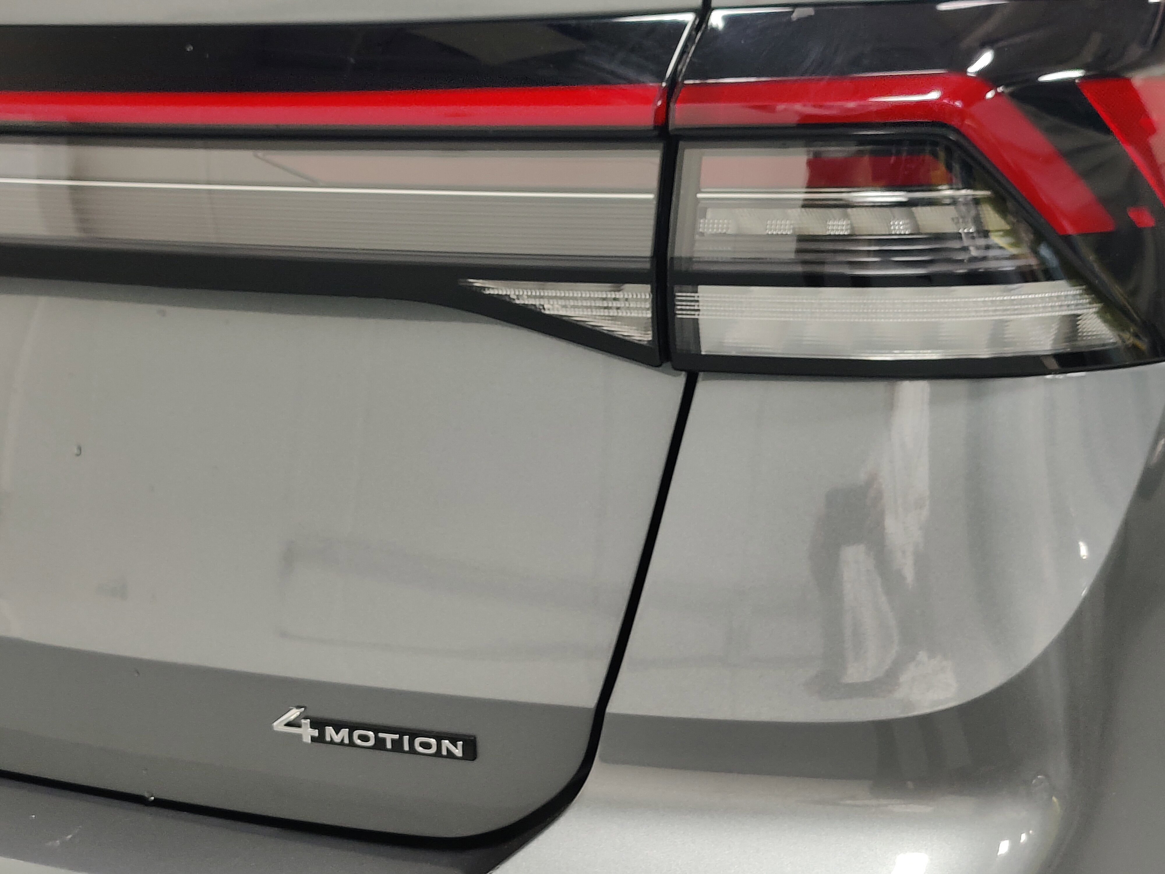 2025 Volkswagen Taos SE 4-Motion AWD