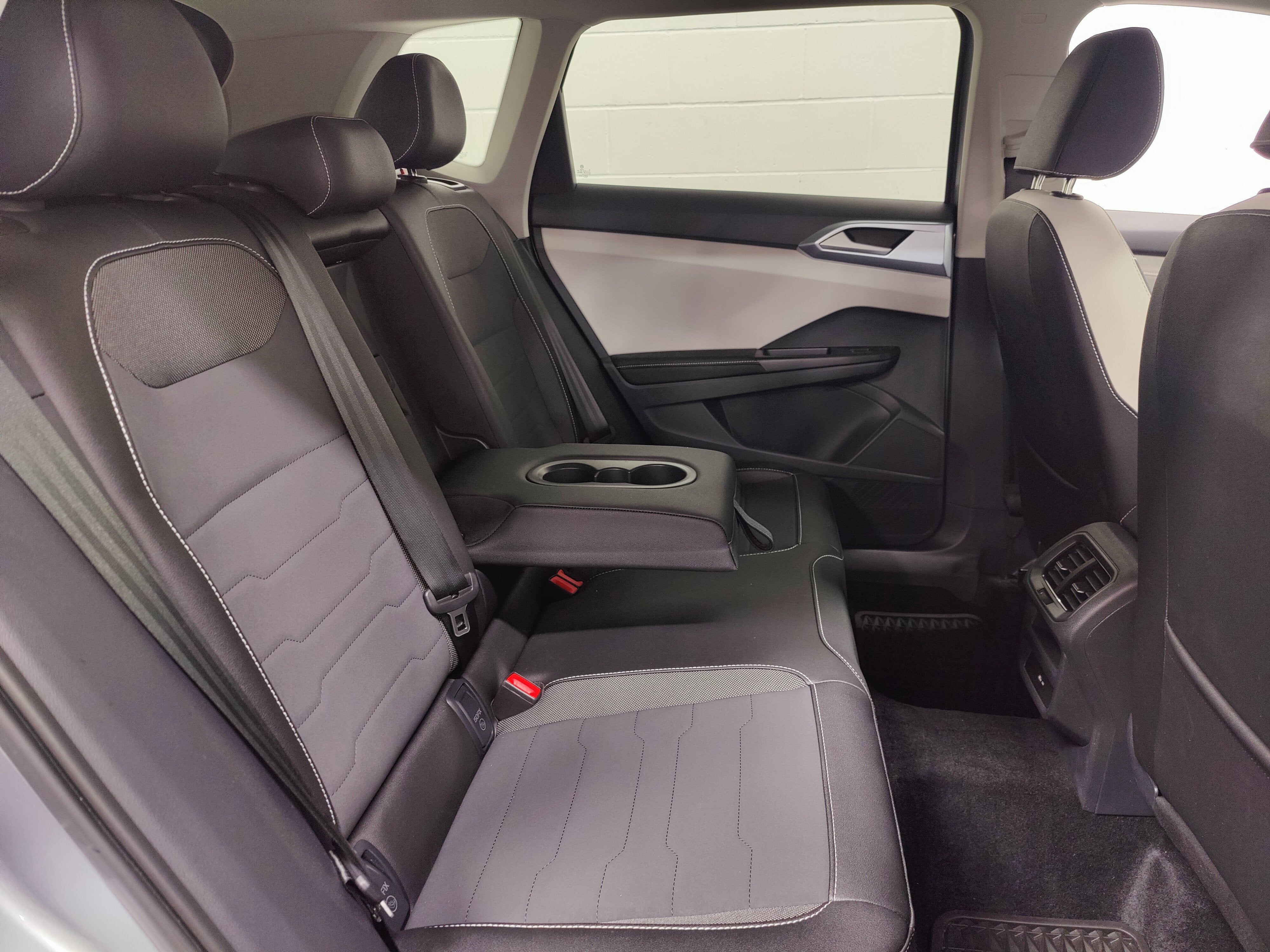 2025 Volkswagen Taos SE 4-Motion AWD