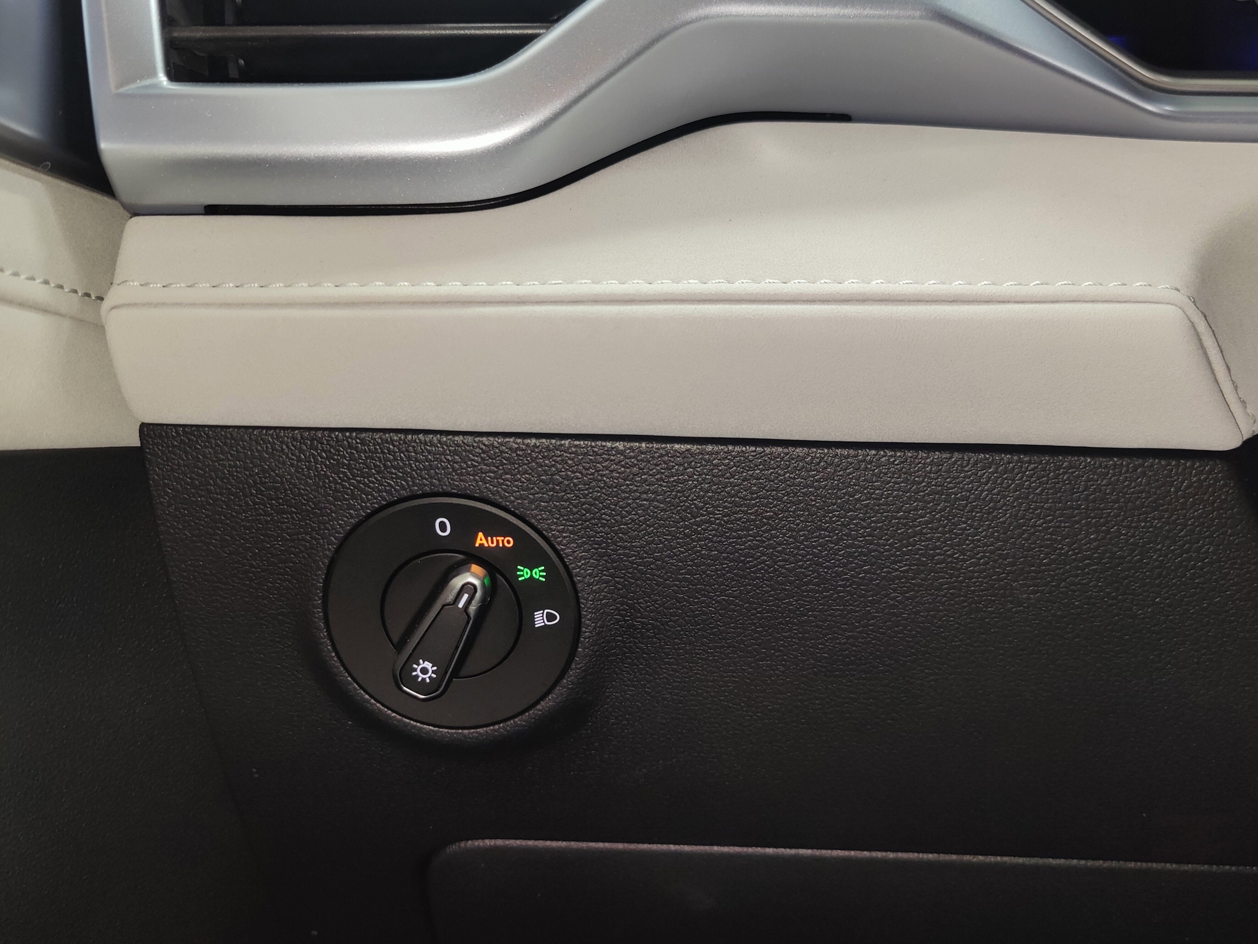 2025 Volkswagen Taos SE 4-Motion AWD