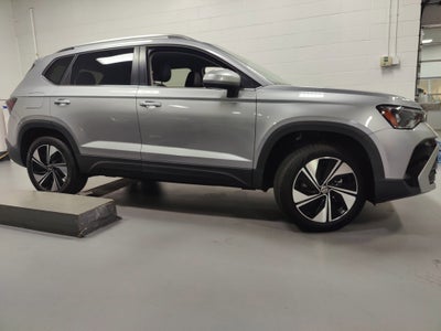 2025 Volkswagen Taos SE 4-Motion AWD