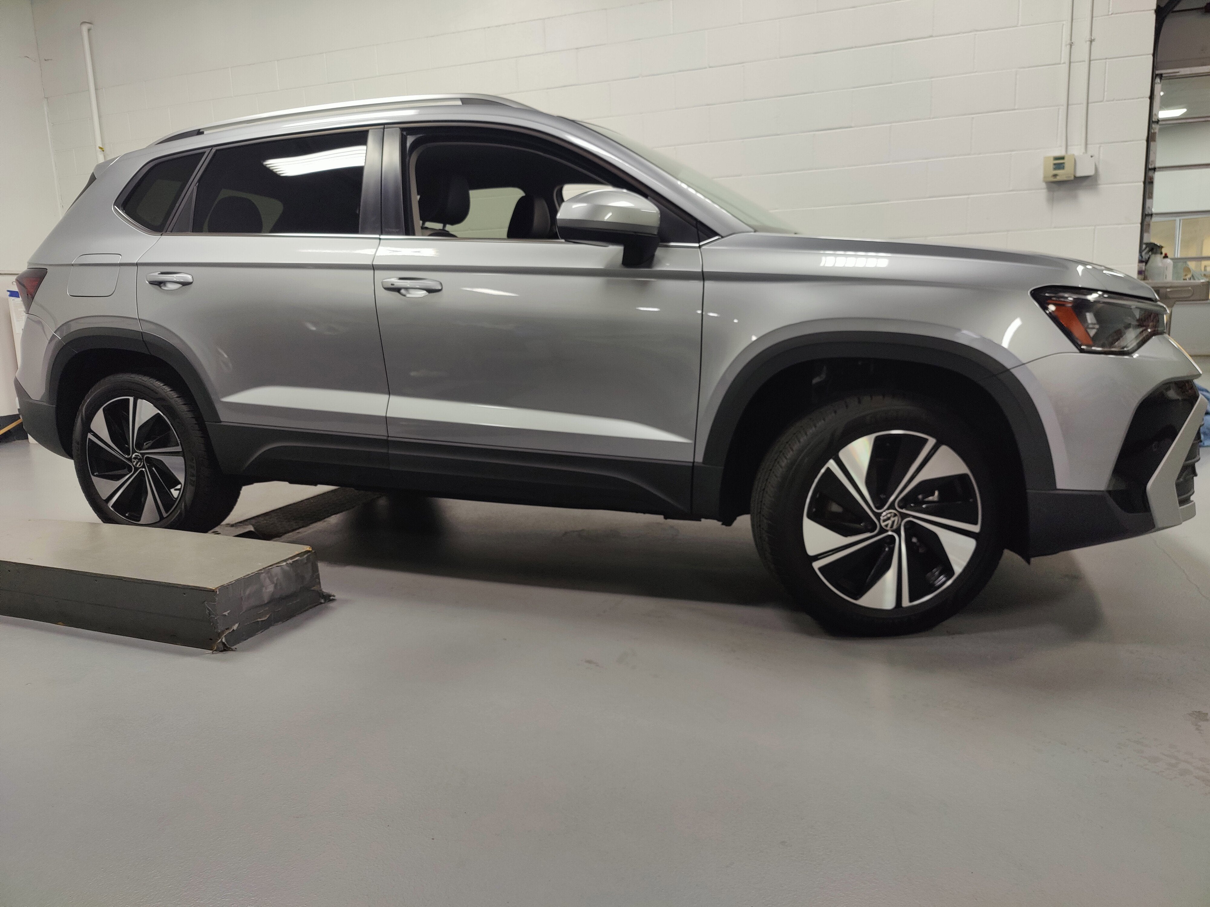 2025 Volkswagen Taos SE 4-Motion AWD