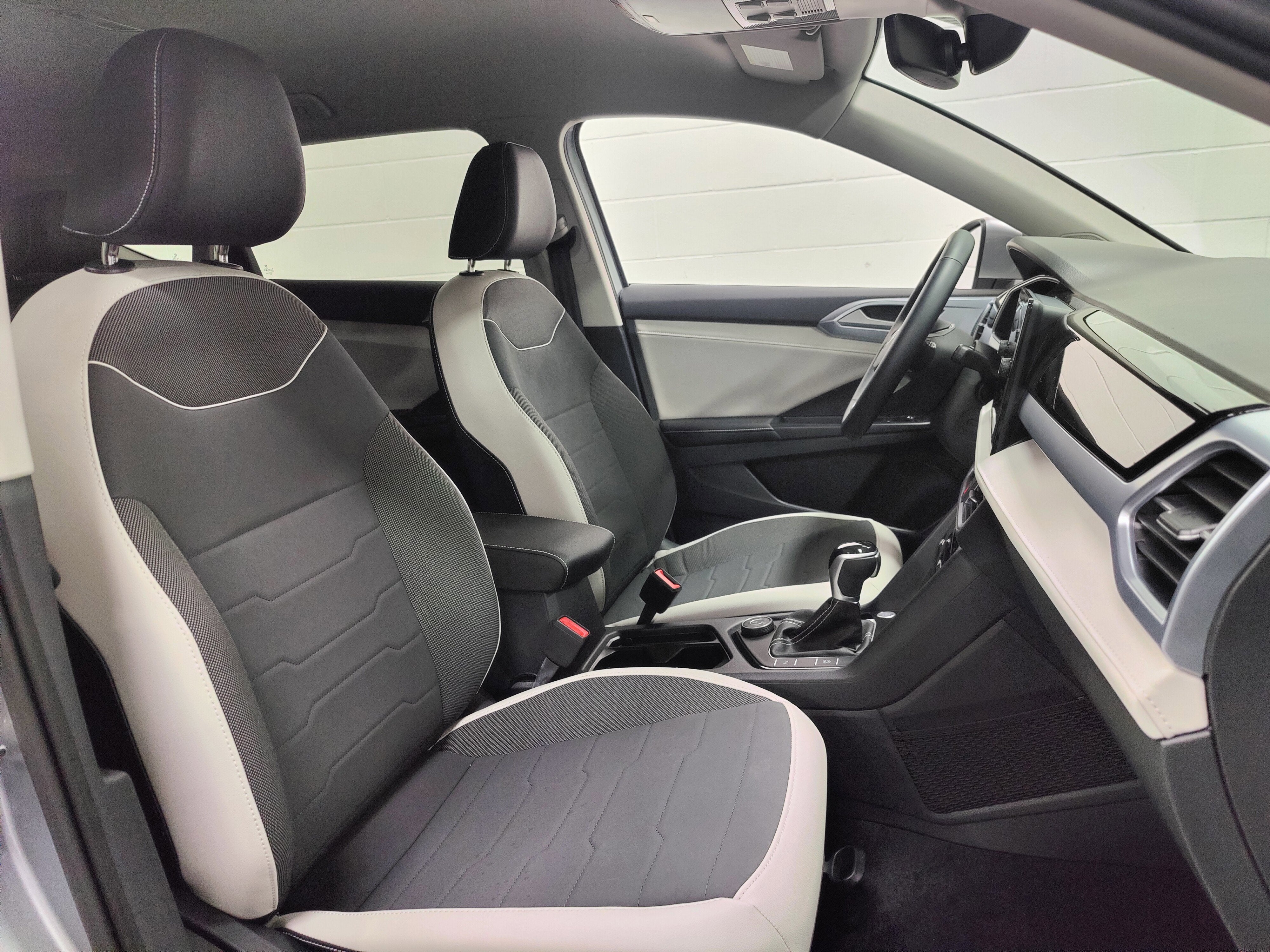 2025 Volkswagen Taos SE 4-Motion AWD