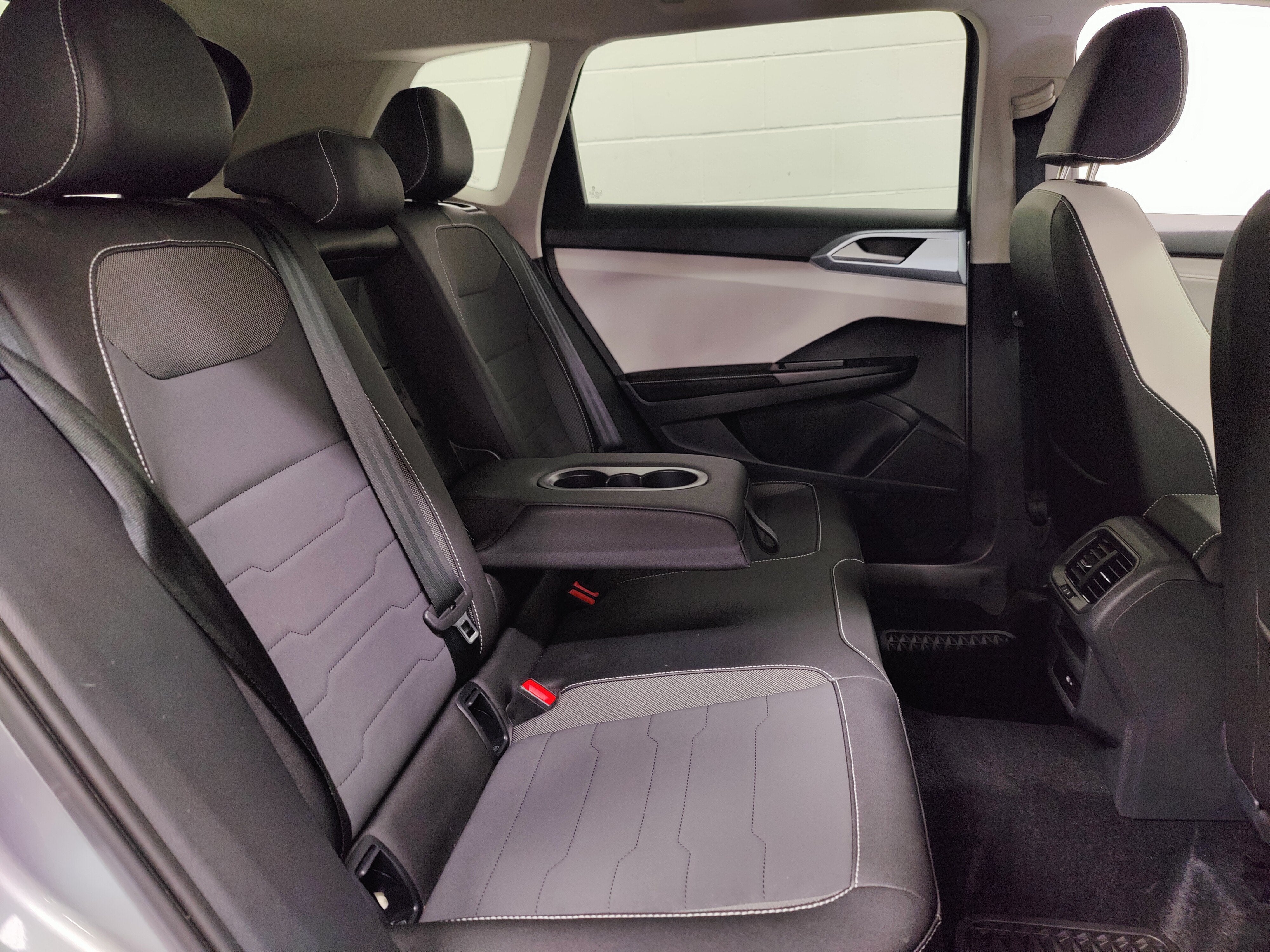 2025 Volkswagen Taos SE 4-Motion AWD