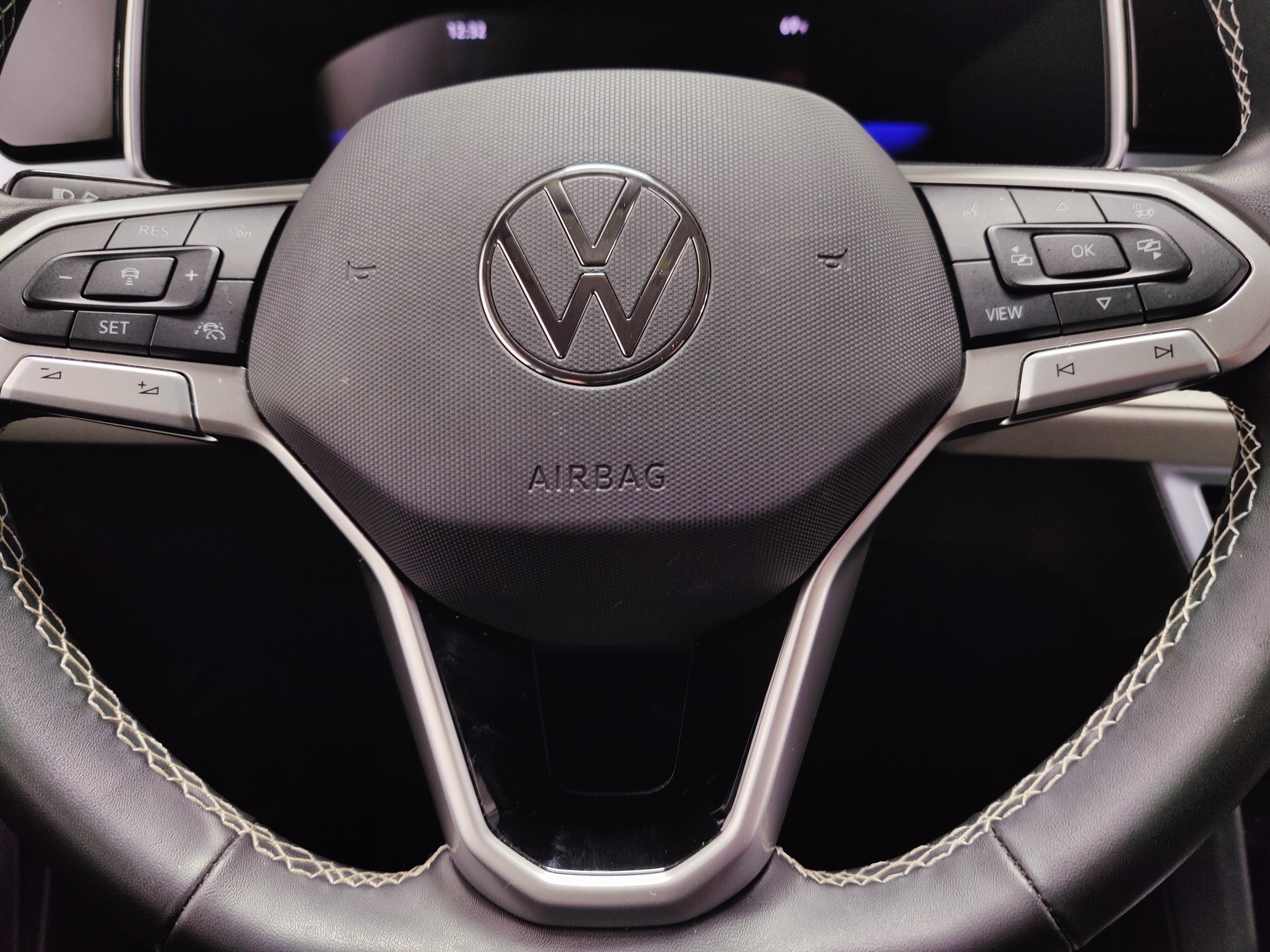 2025 Volkswagen Taos SE 4-Motion AWD