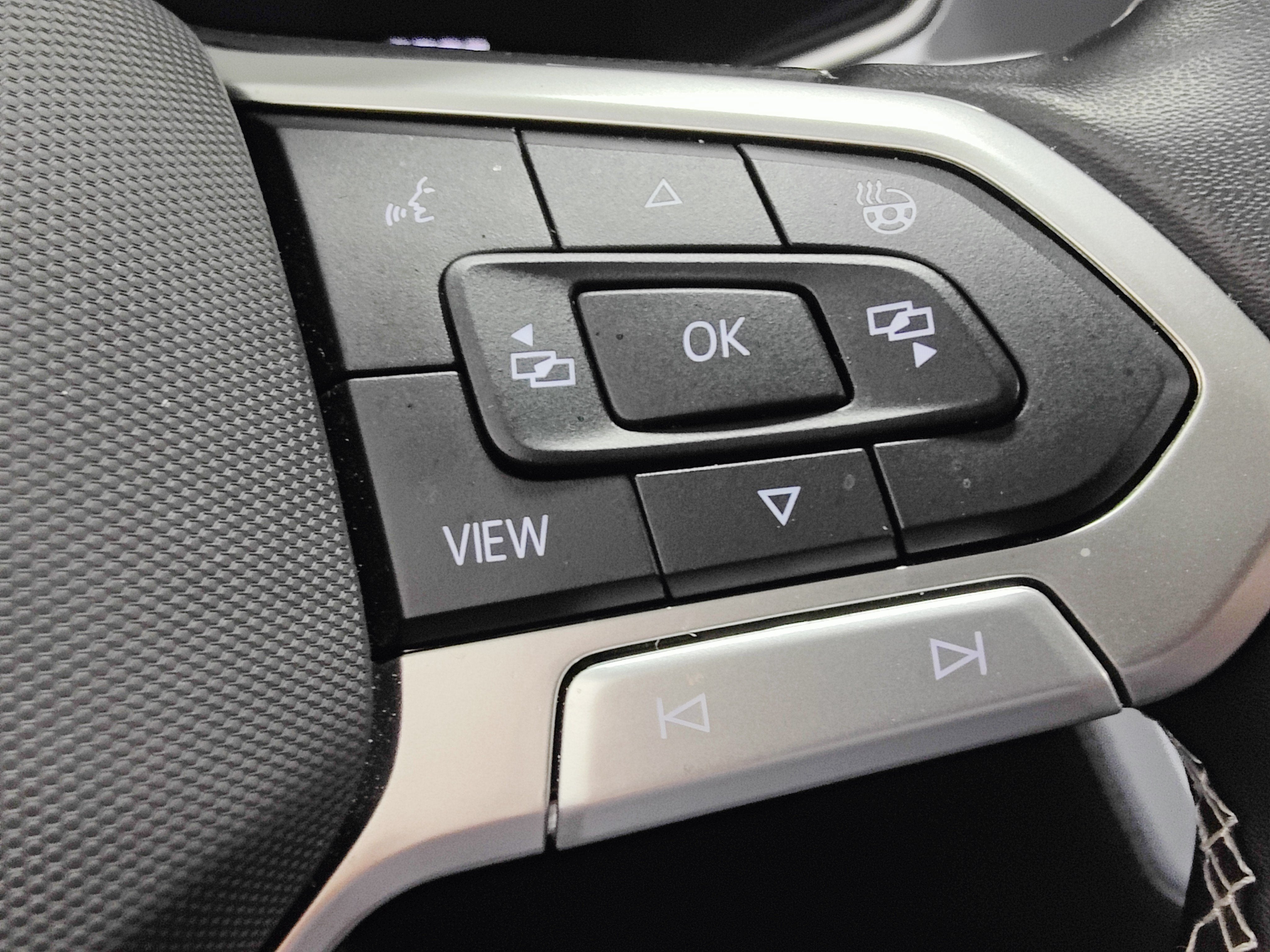 2025 Volkswagen Taos SE 4-Motion AWD