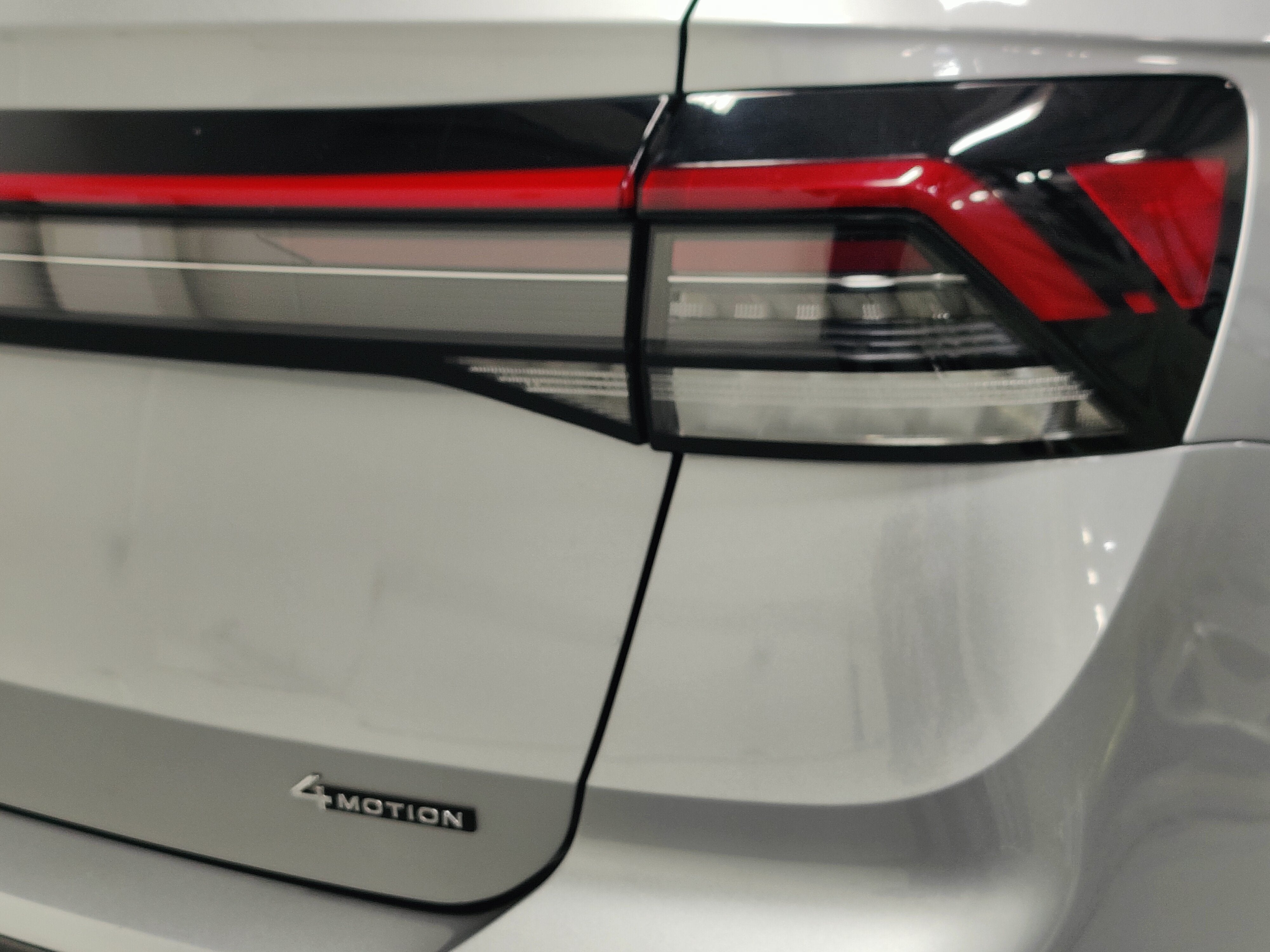 2025 Volkswagen Taos SE 4-Motion AWD