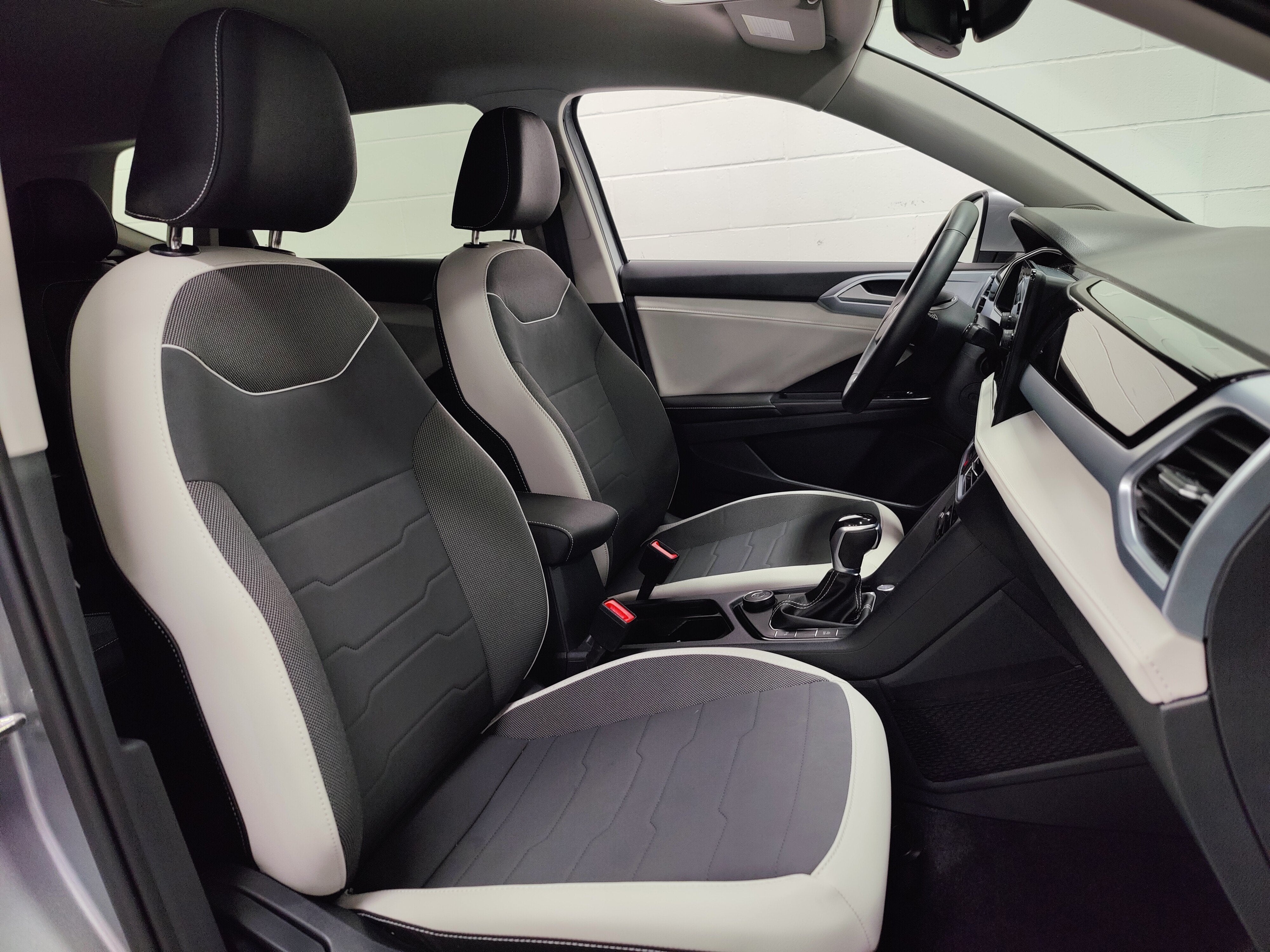 2025 Volkswagen Taos SE 4-Motion AWD