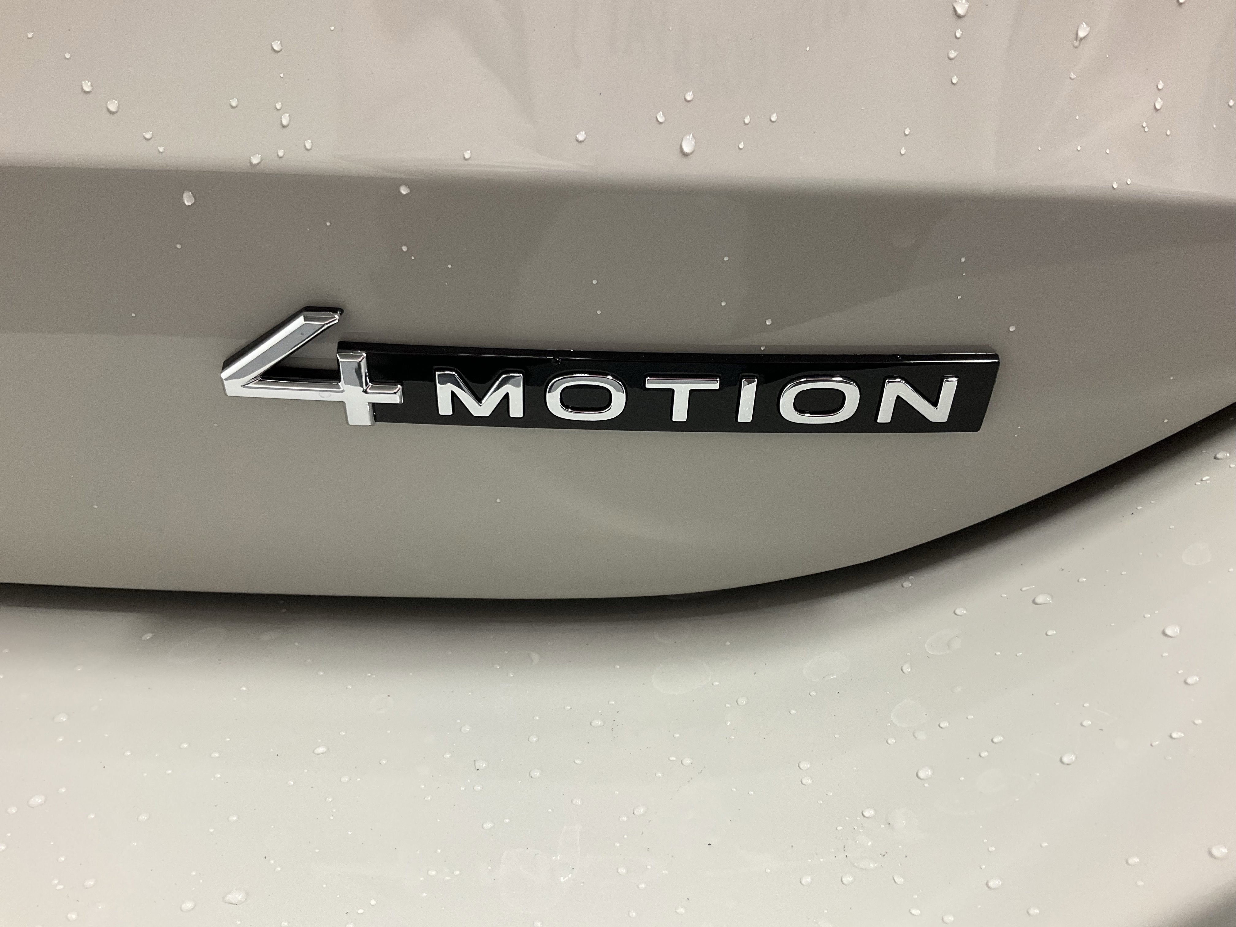 2026 Volkswagen Tiguan SEL R-Line Turbo