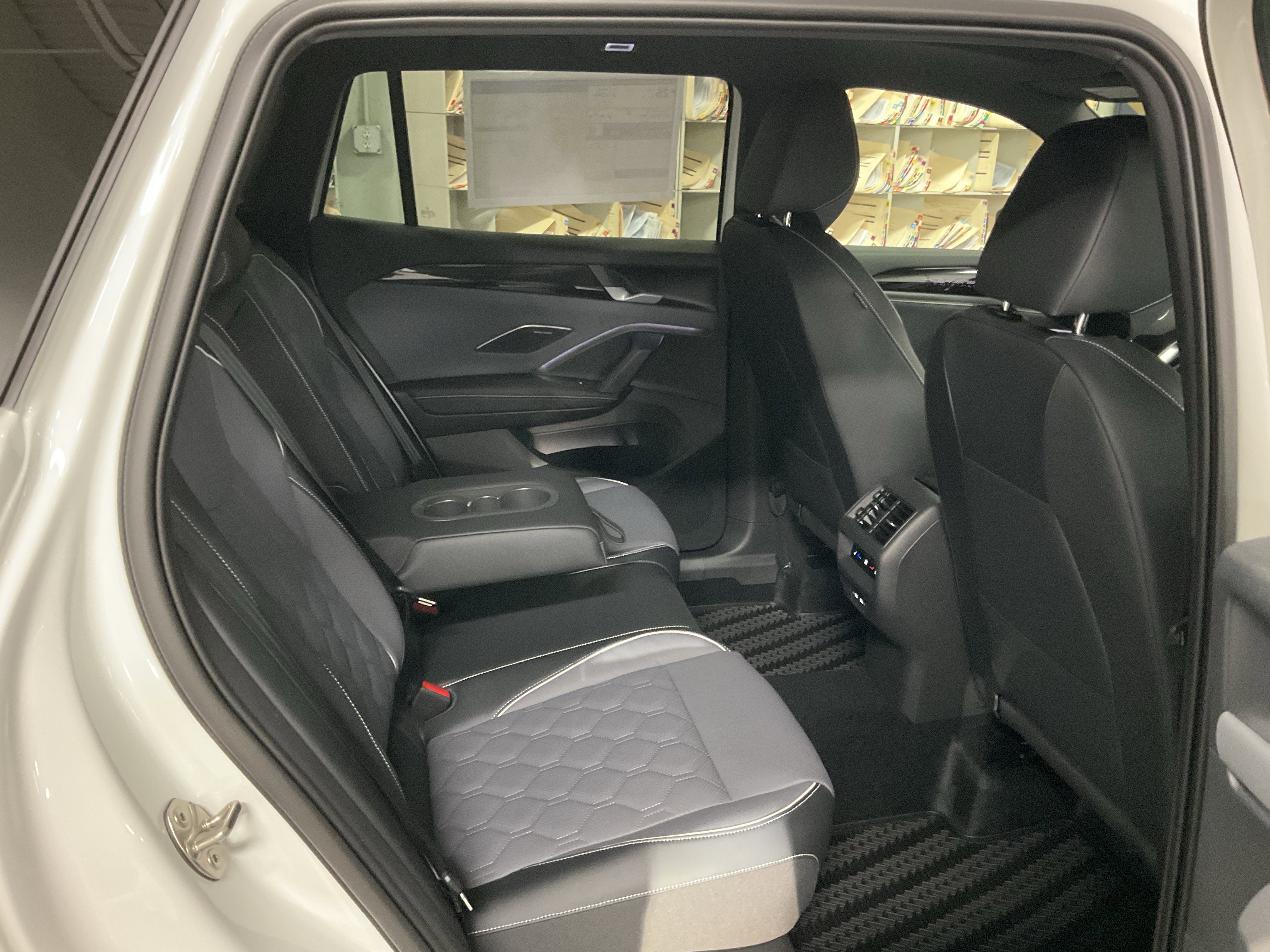 2026 Volkswagen Tiguan SEL R-Line Turbo