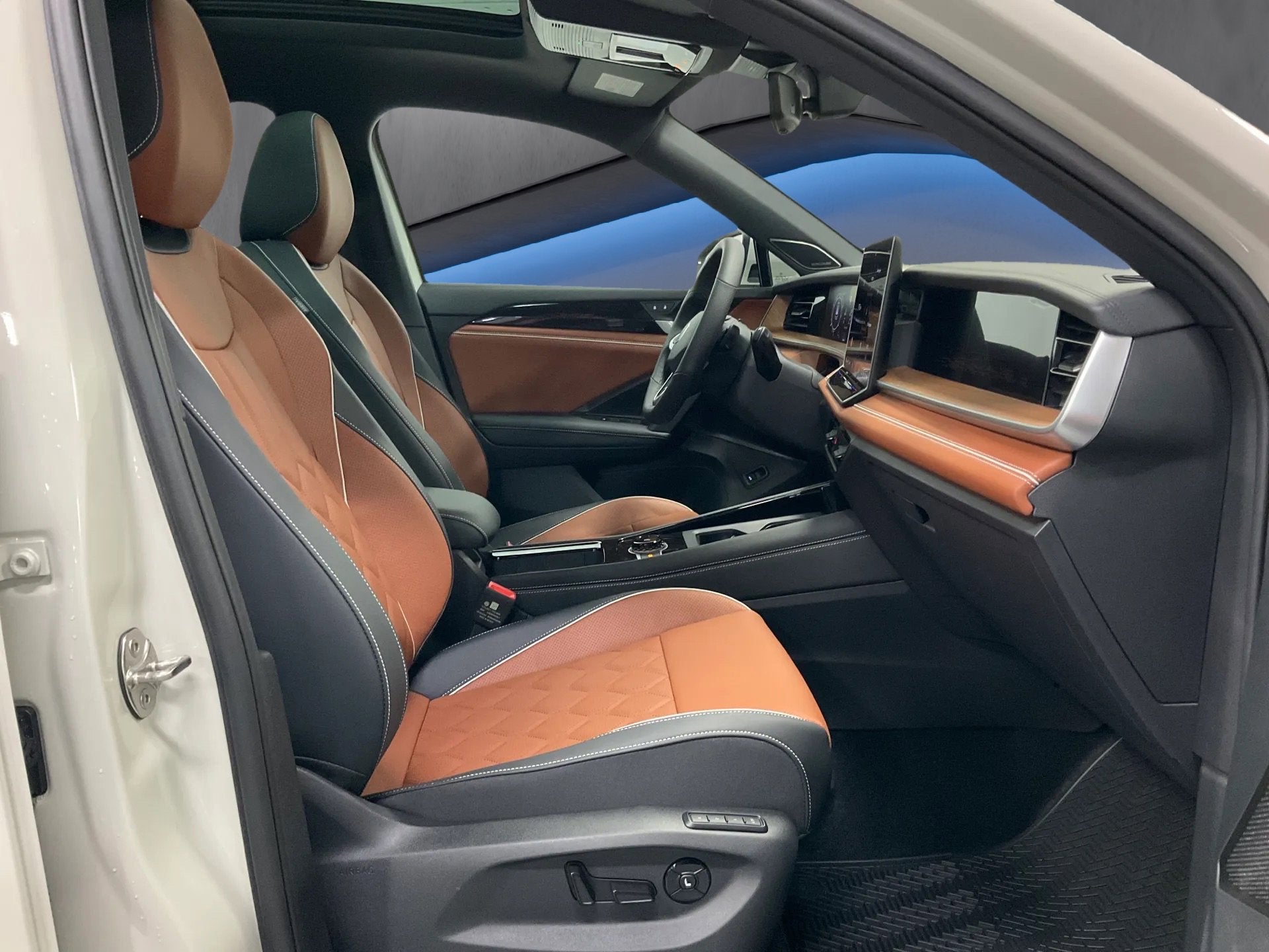 2026 Volkswagen Tiguan SEL R-Line Turbo