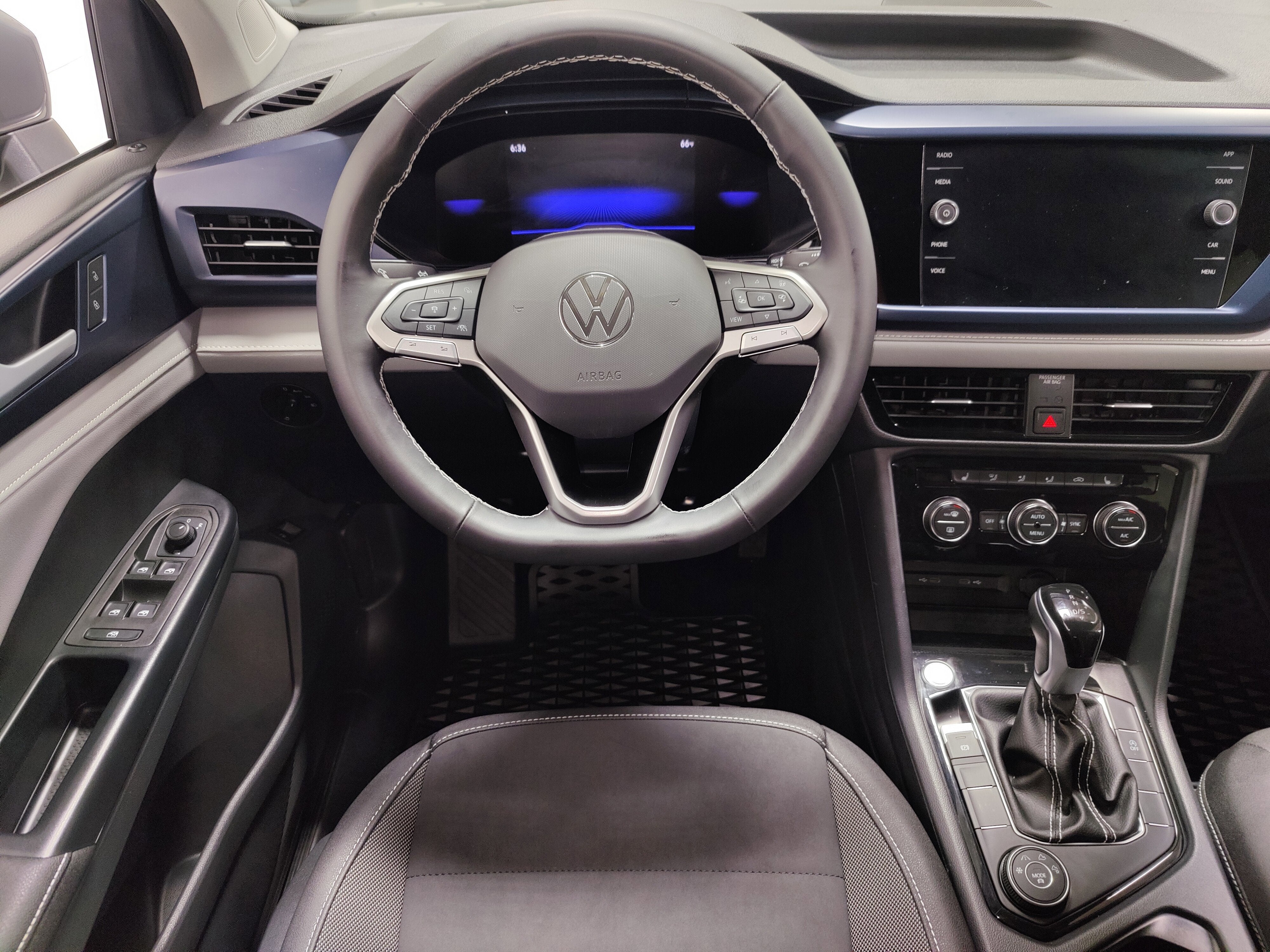 2024 Volkswagen Taos SE 4-Motion AWD
