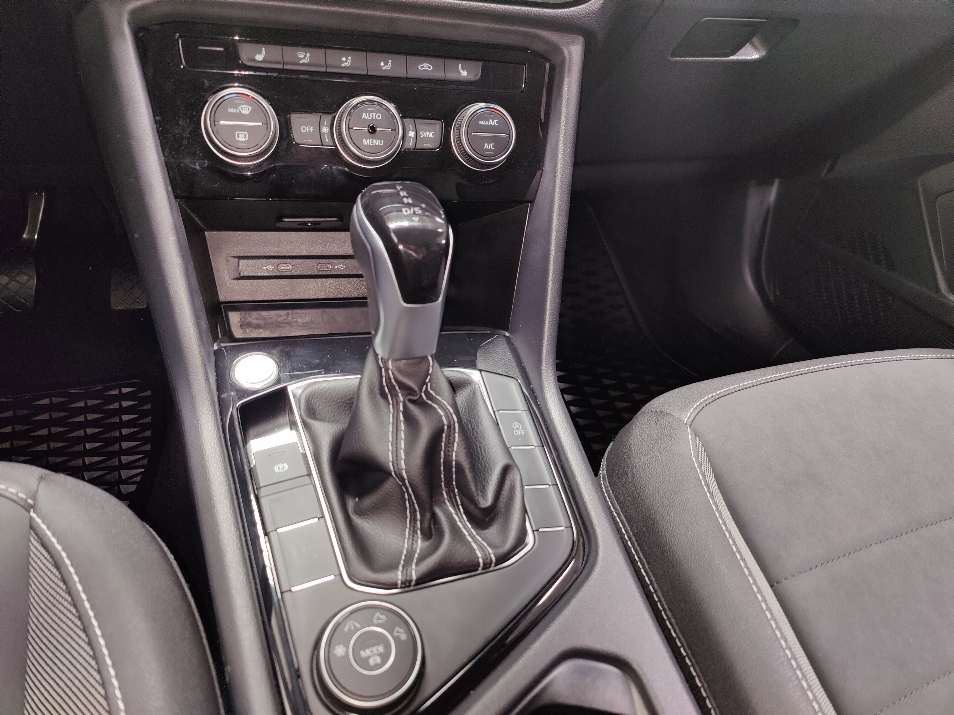 2024 Volkswagen Taos SE 4-Motion AWD