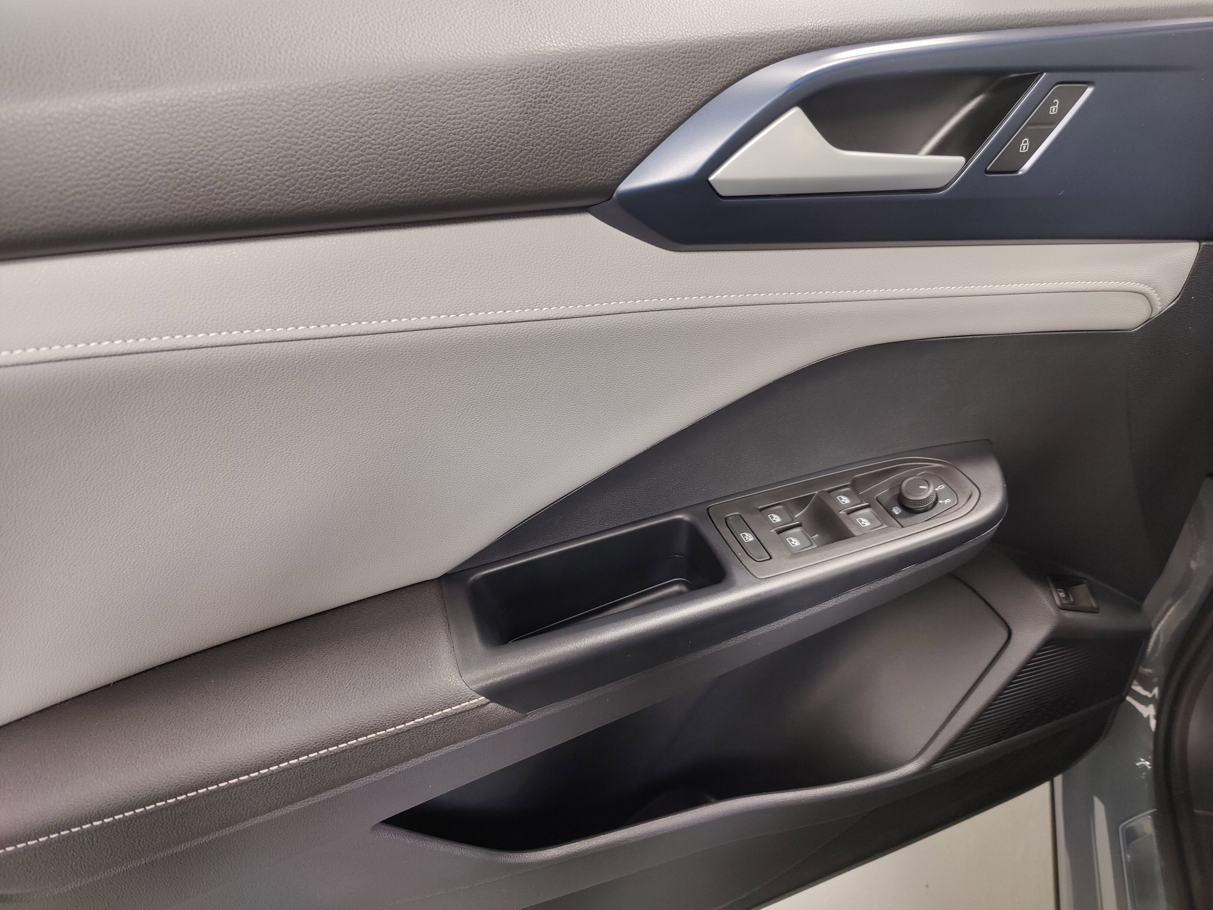 2024 Volkswagen Taos SE 4-Motion AWD